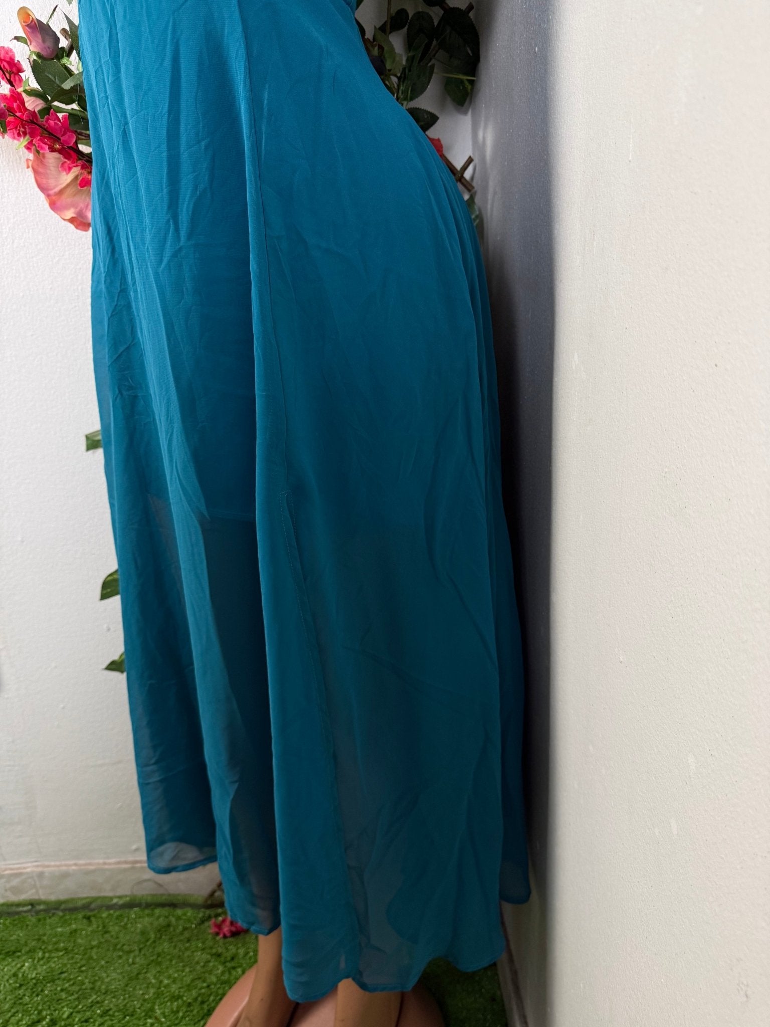 Robe longue évasée bust à noeud - Perluna Store - kinshasa