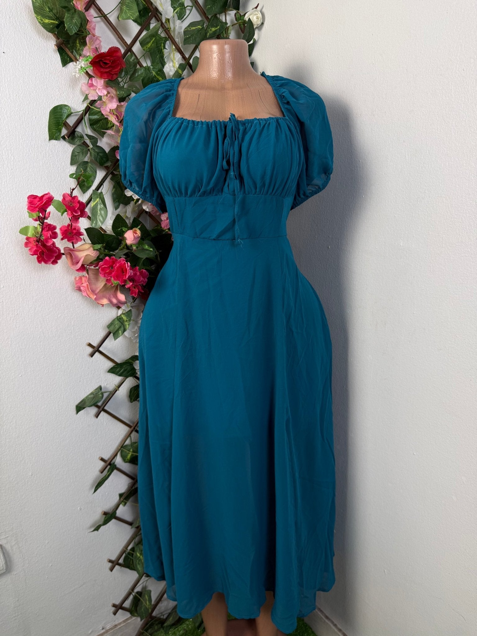 Robe longue évasée bust à noeud - Perluna Store - kinshasa