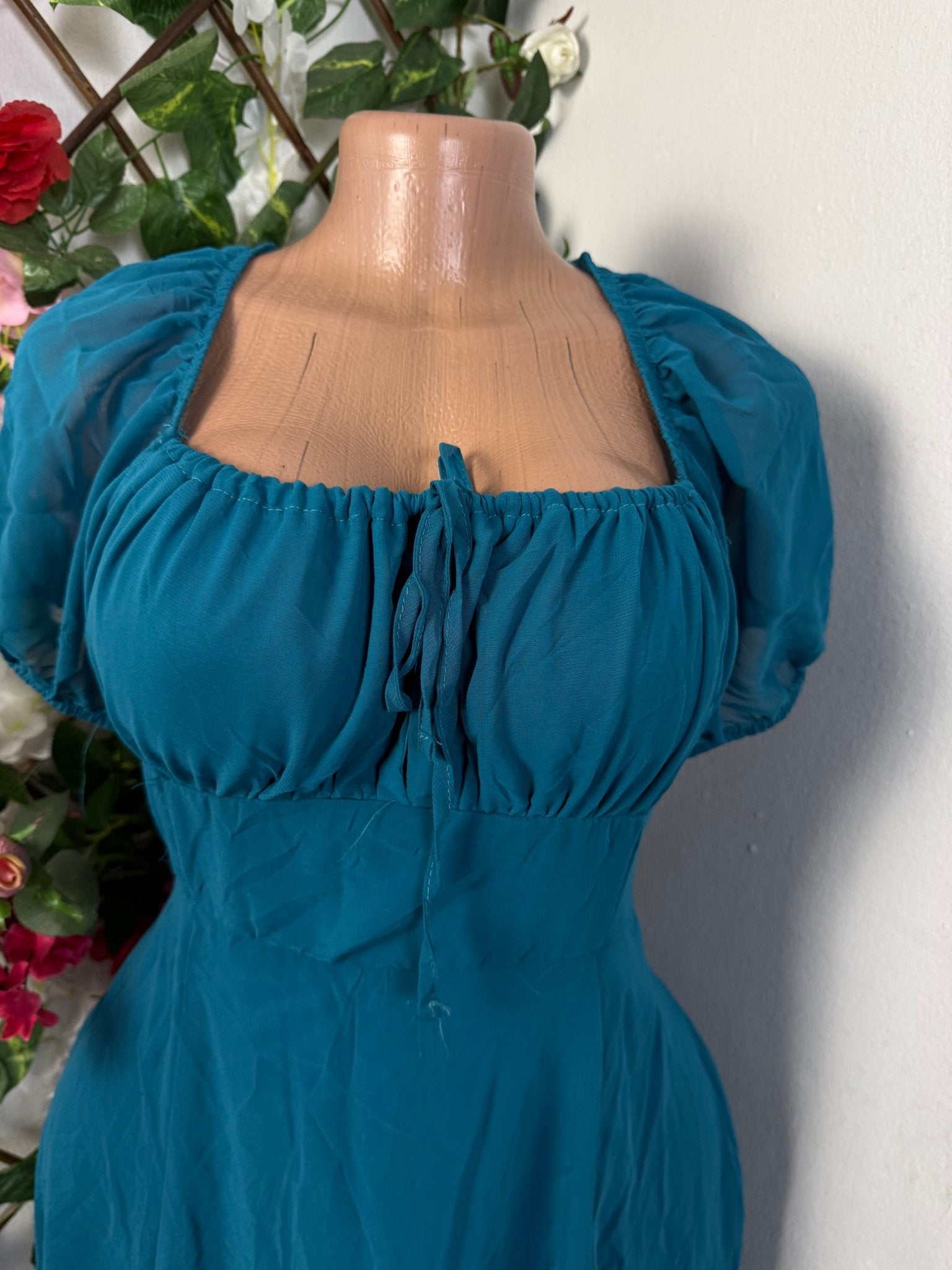Robe longue évasée bust à noeud - Perluna Store - kinshasa