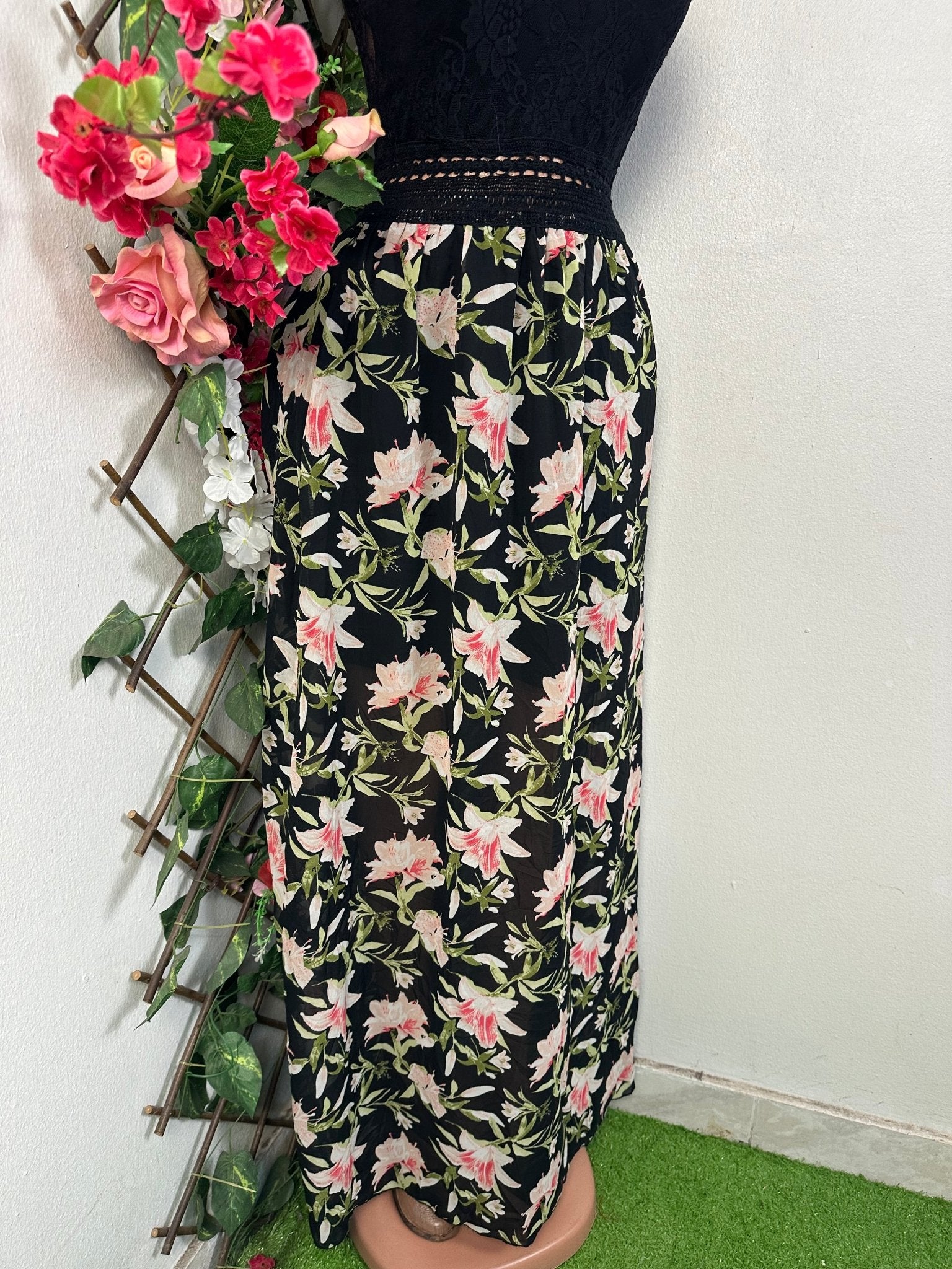 Robe longue évasée sans manches - Perluna Store - kinshasa