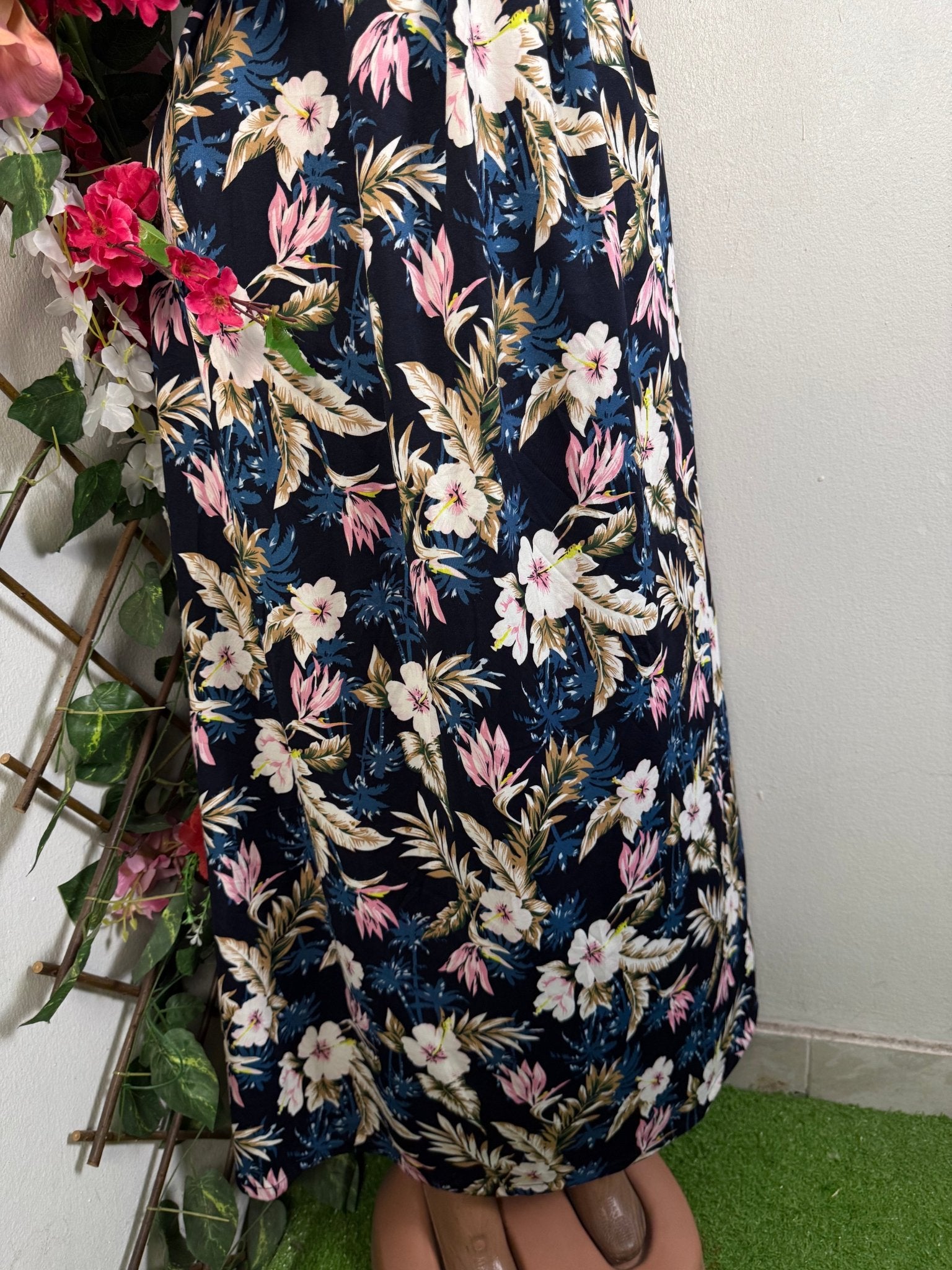 Robe longue fleurie sans manches  - Perluna Store - kinshasa