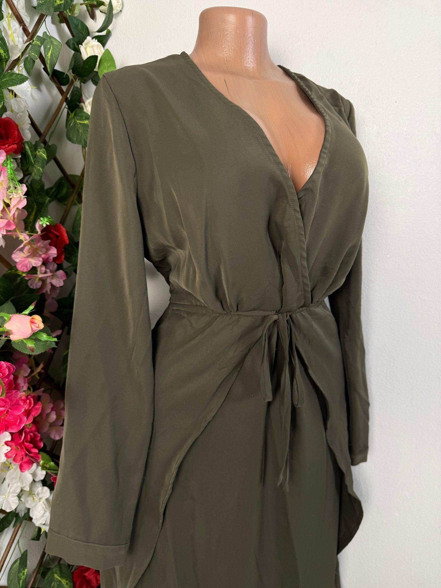 Robe longue manche colle en V  - Perluna Store - kinshasa