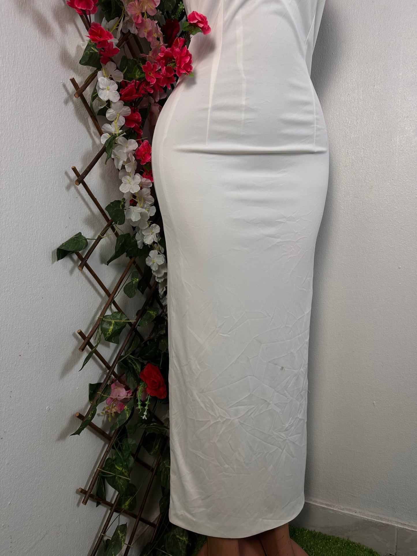 Robe longue moulante avec buste et dos en voile fine sans manche - Perluna Store - kinshasa