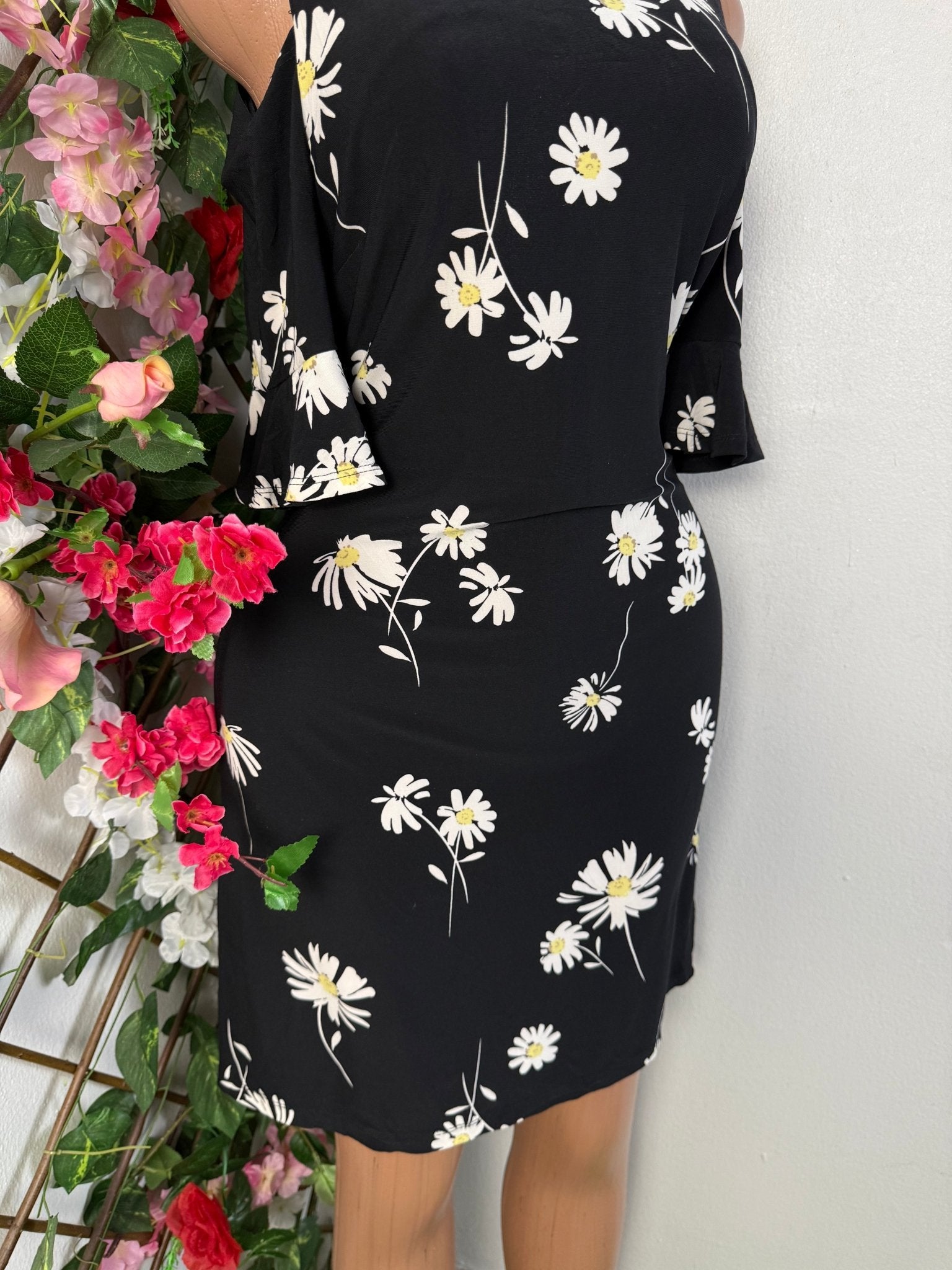 Robe manche courte épaule dénudé - Perluna Store - kinshasa