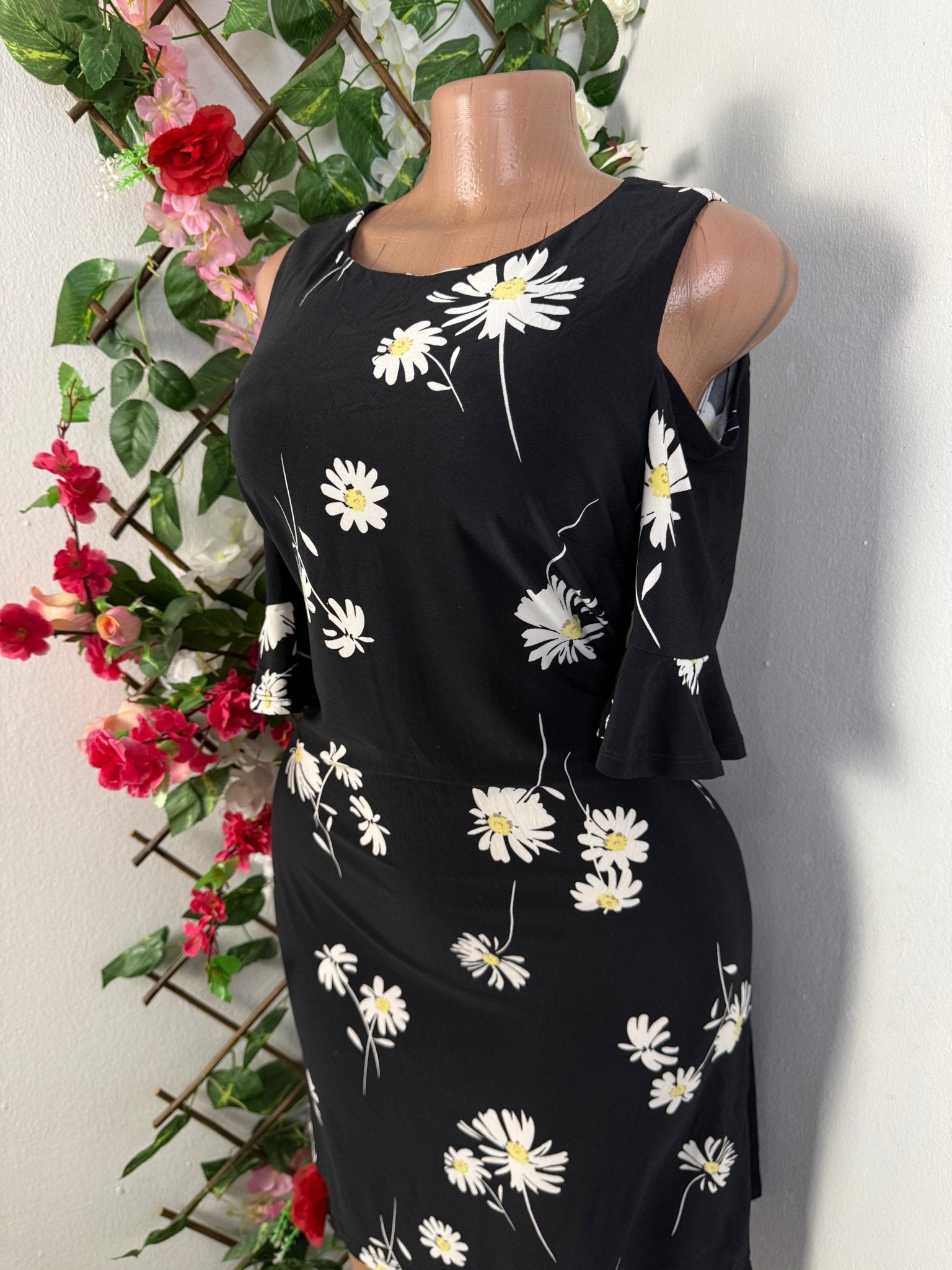 Robe manche courte épaule dénudé - Perluna Store - kinshasa