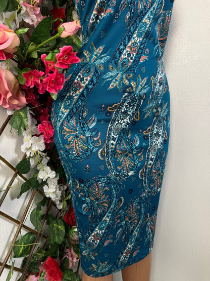 Robe mi longue a buste croitée sans manche - Perluna Store - kinshasa