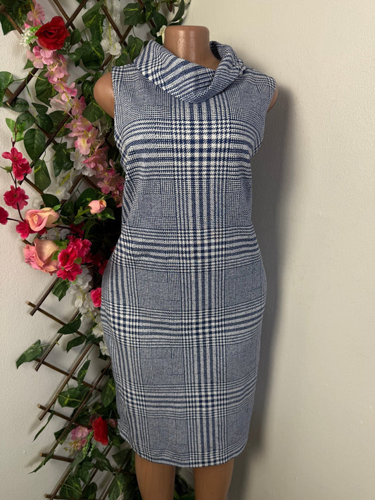 Robe mi longue a coup montant drapée - Perluna Store - kinshasa