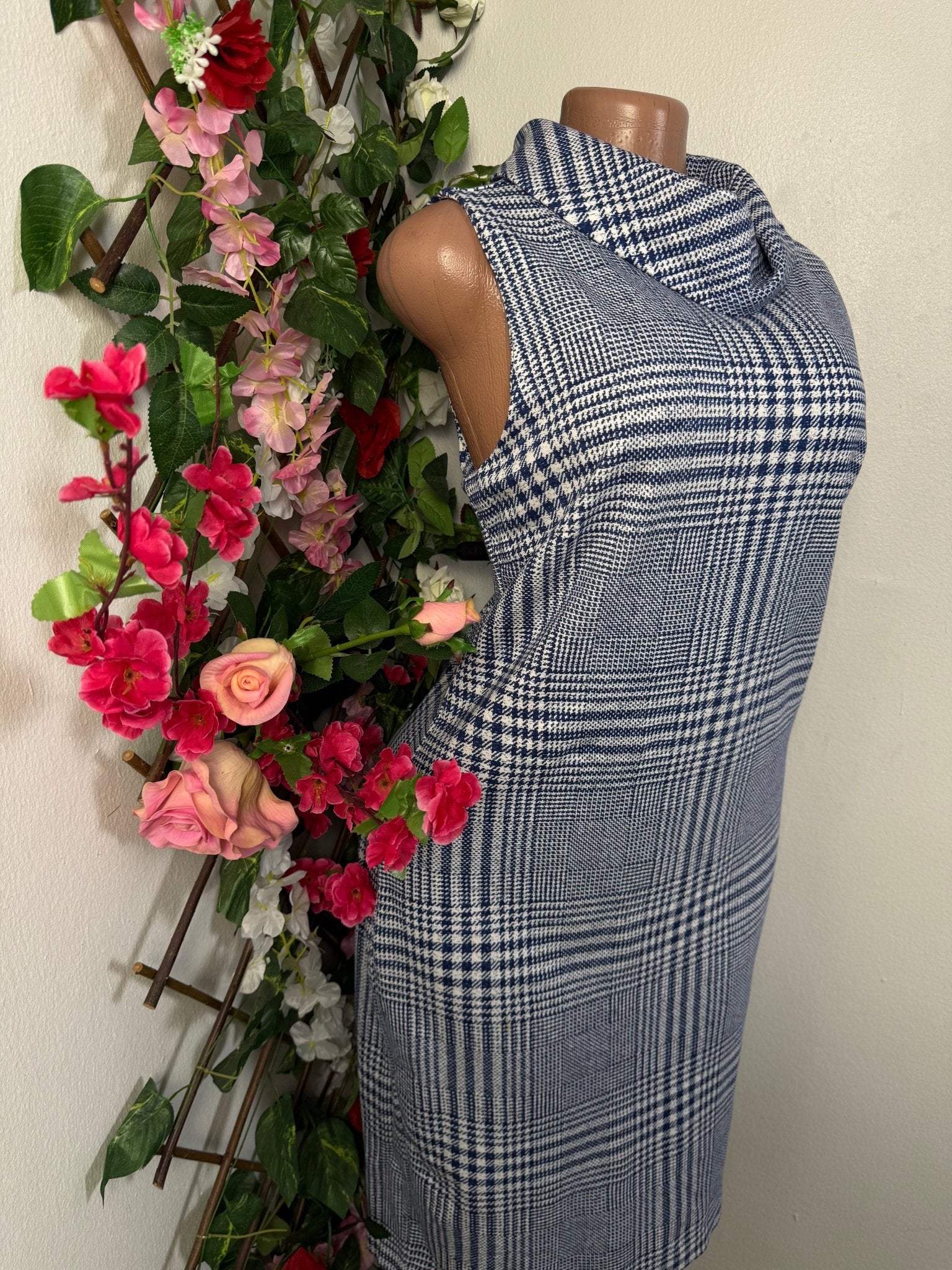 Robe mi longue a coup montant drapée - Perluna Store - kinshasa