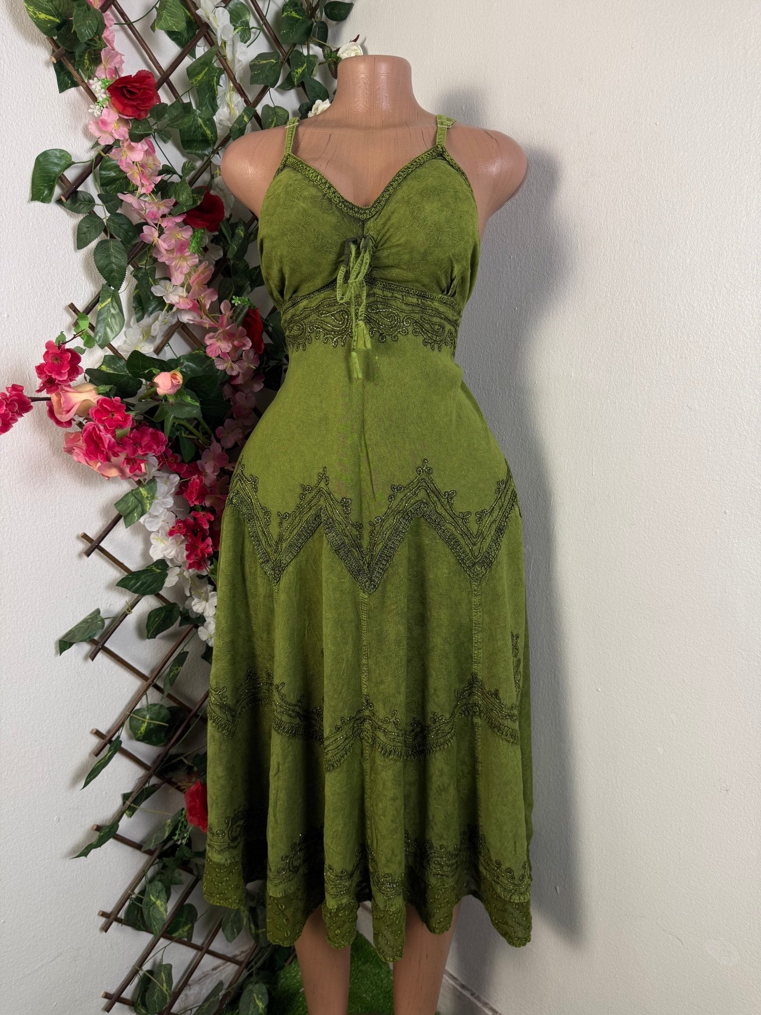 Robe mi longue à fine bretelle - Perluna Store - kinshasa