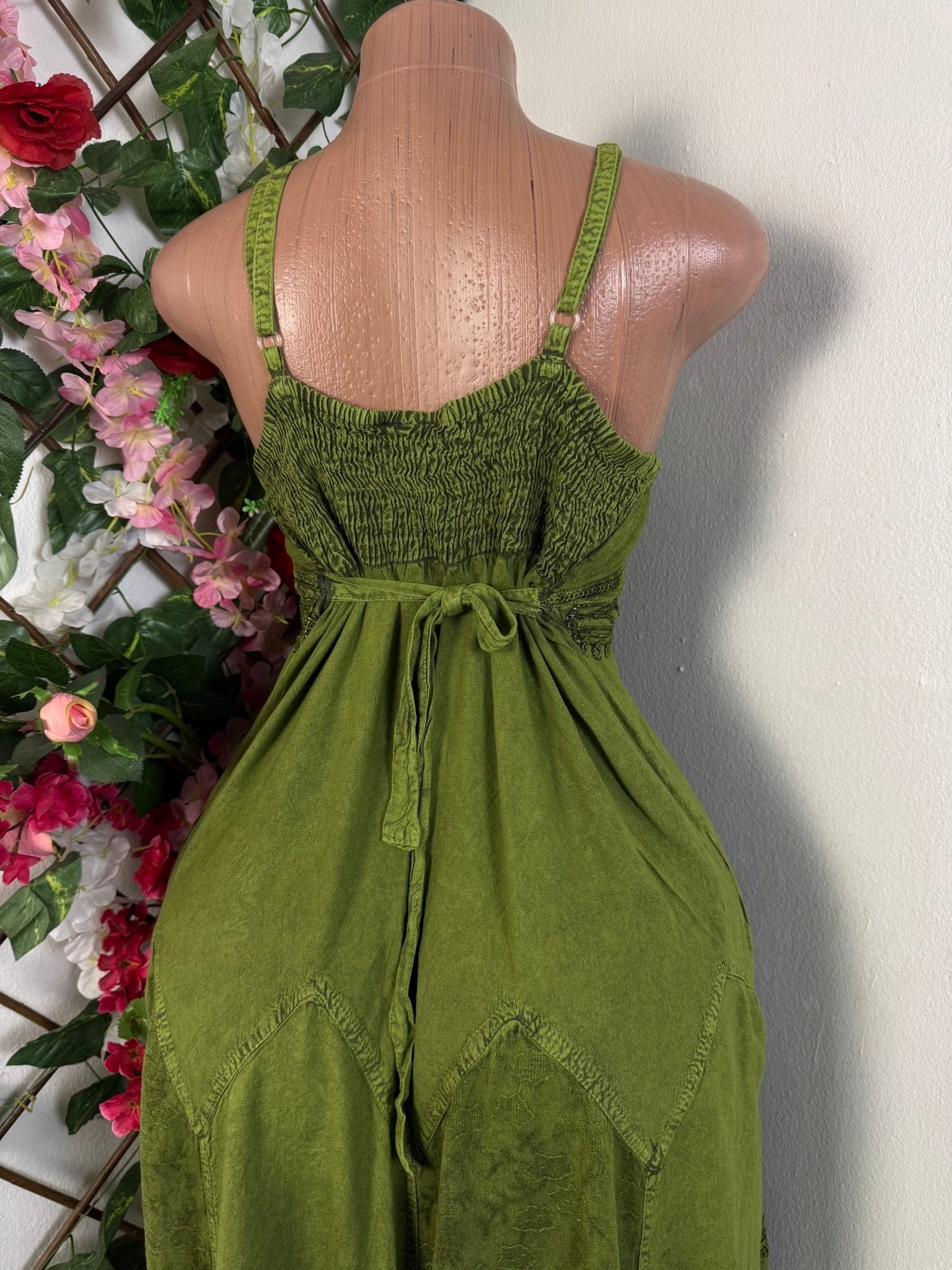 Robe mi longue à fine bretelle - Perluna Store - kinshasa