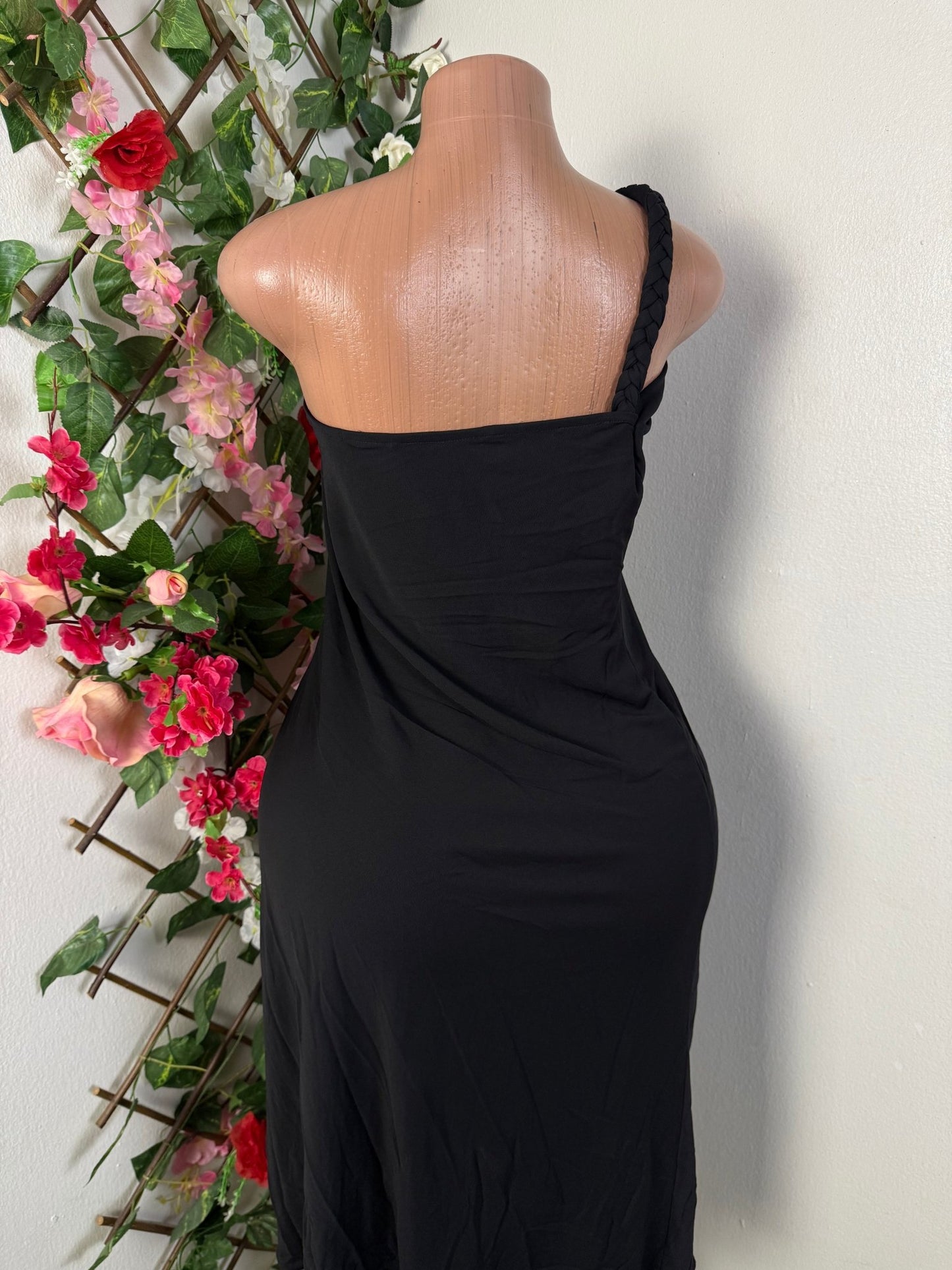 Robe mi longue a une bretelle - Perluna Store - kinshasa