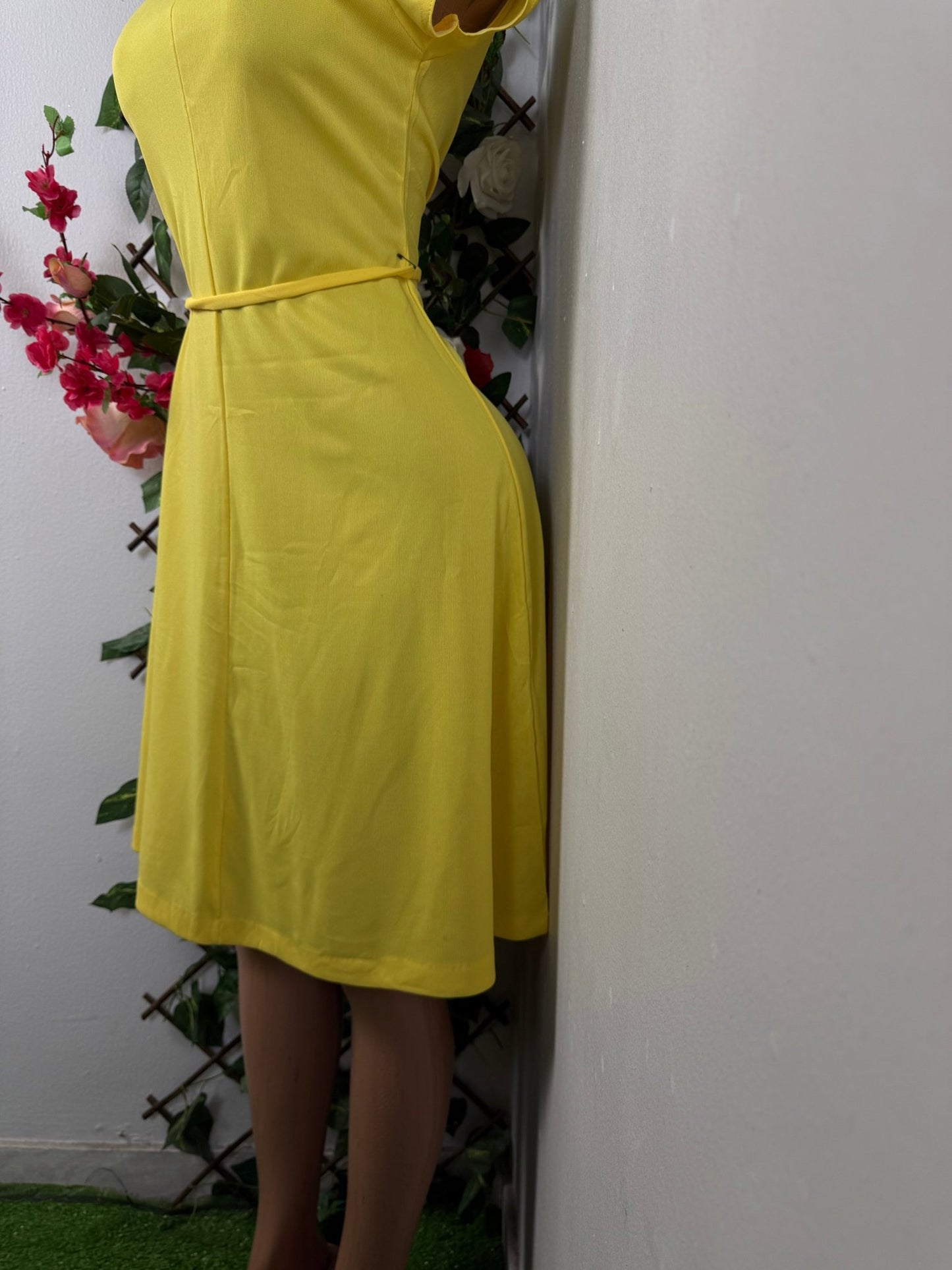 Robe mi longue cintré à courte manche - Perluna Store - kinshasa