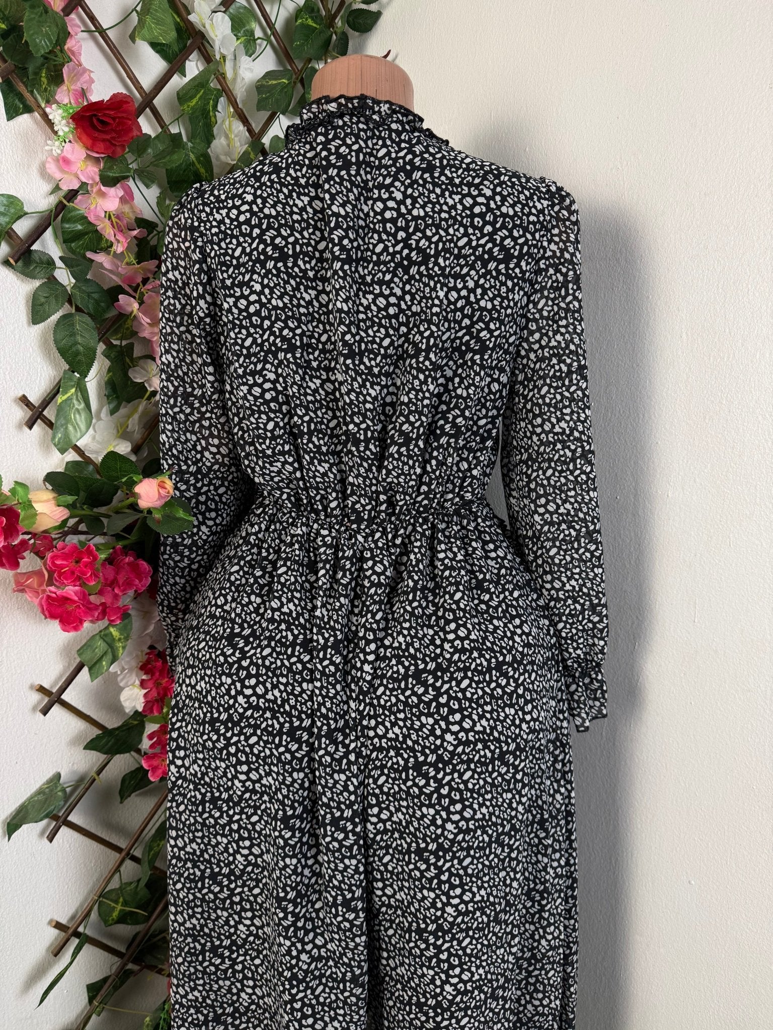 Robe mi longue cintré manche longue - Perluna Store - kinshasa