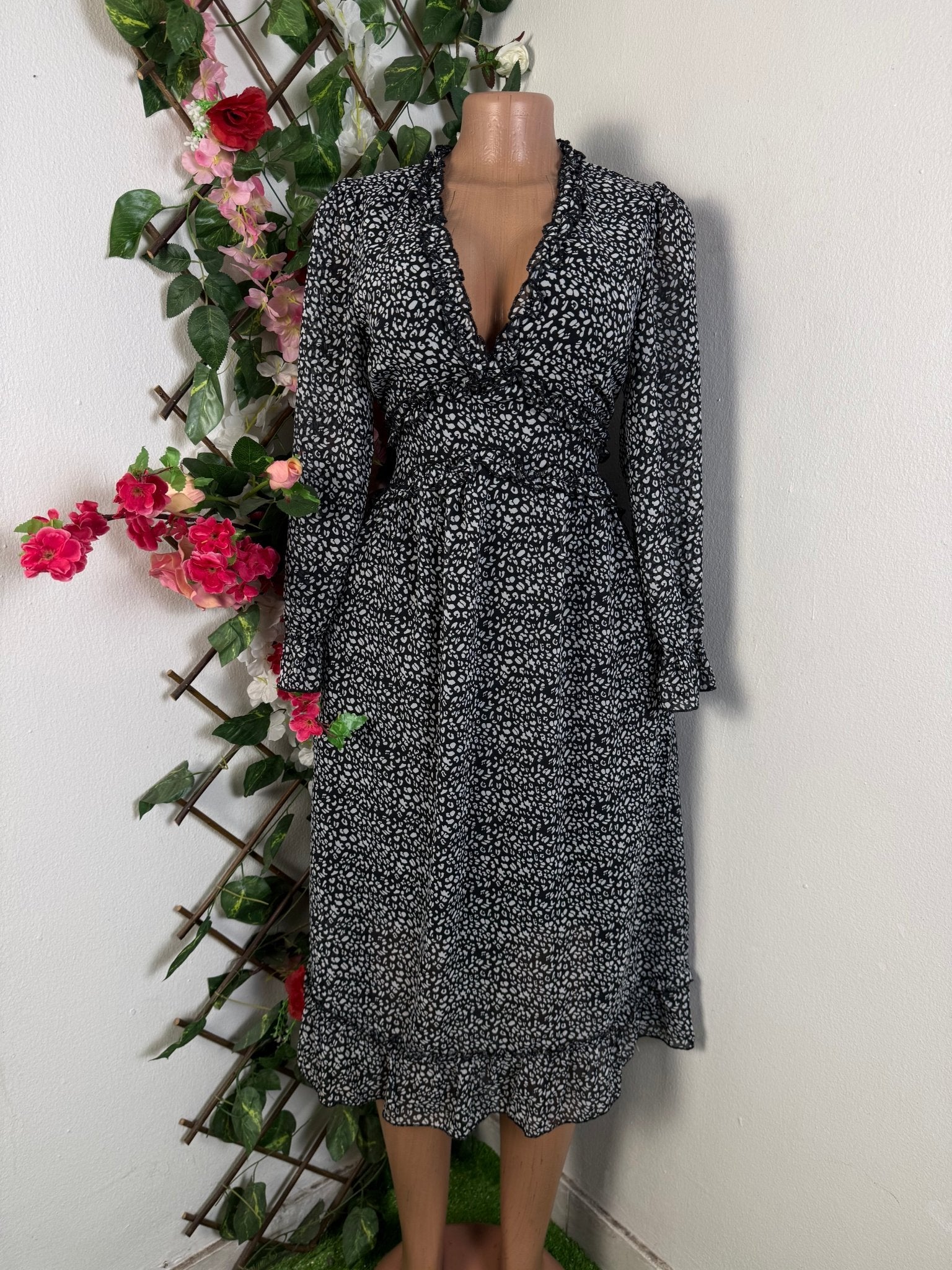 Robe mi longue cintré manche longue - Perluna Store - kinshasa