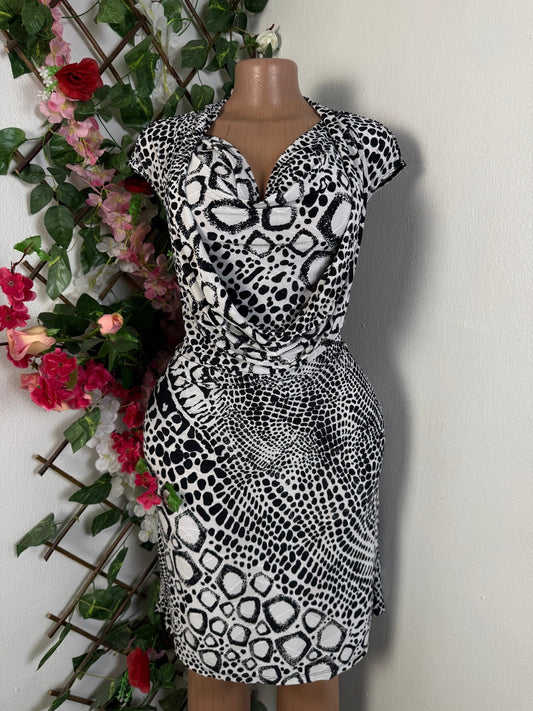 Robe mi longue décolleté drapé - Perluna Store - kinshasa
