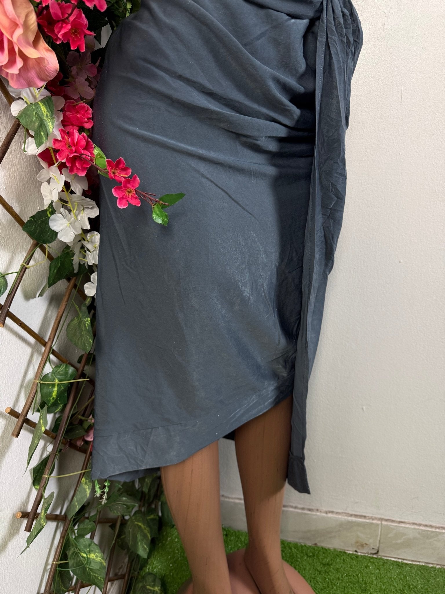 Robe mi longue drapé sans manche - Perluna Store - kinshasa