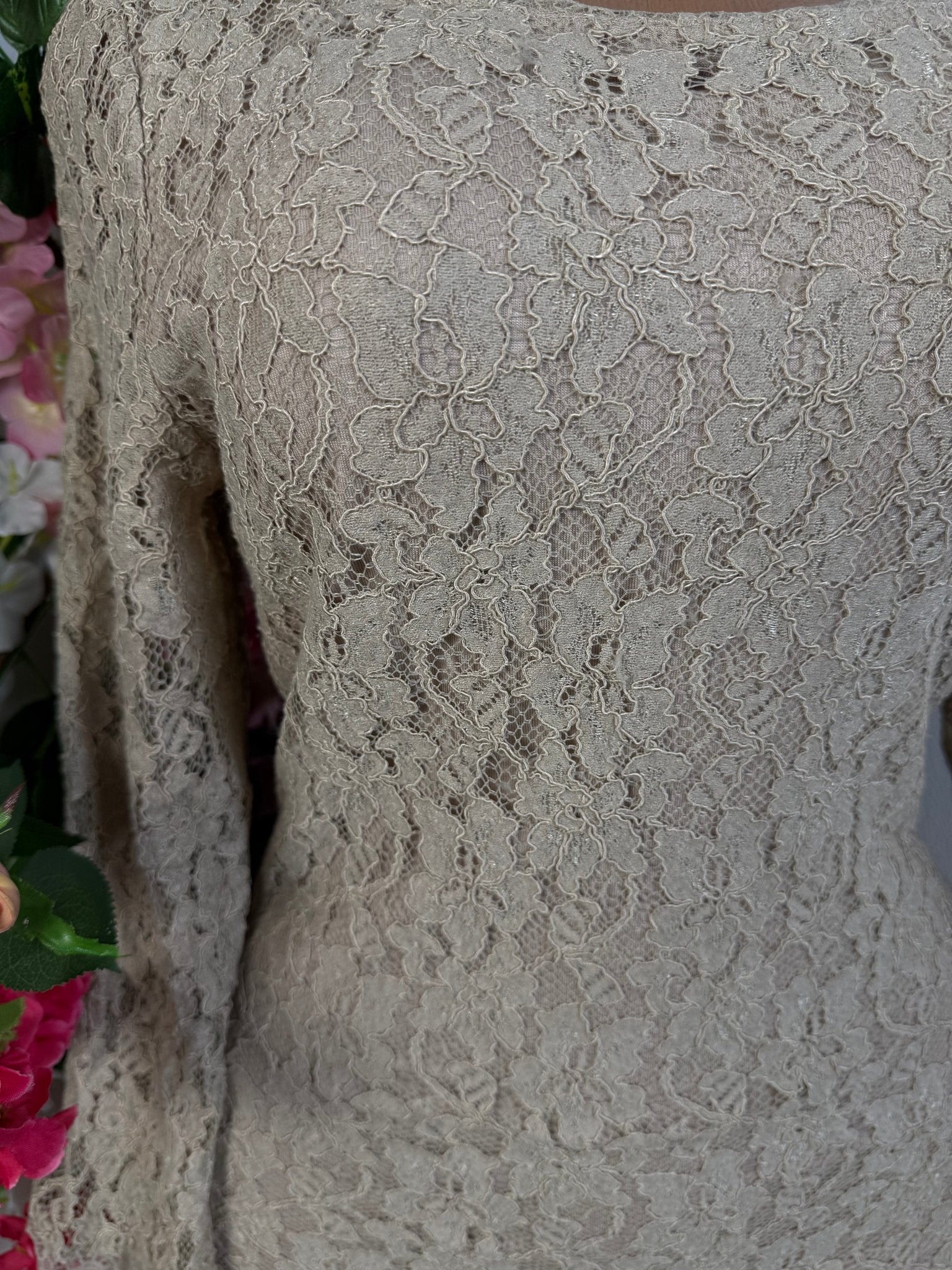Robe mi longue en dentelle - Perluna Store - kinshasa