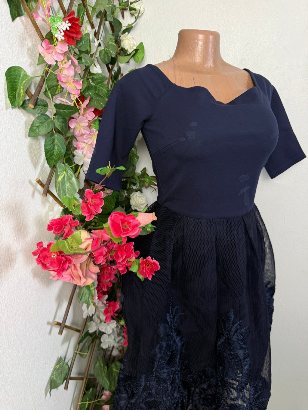 Robe mi longue en maille courte manche  - Perluna Store - kinshasa