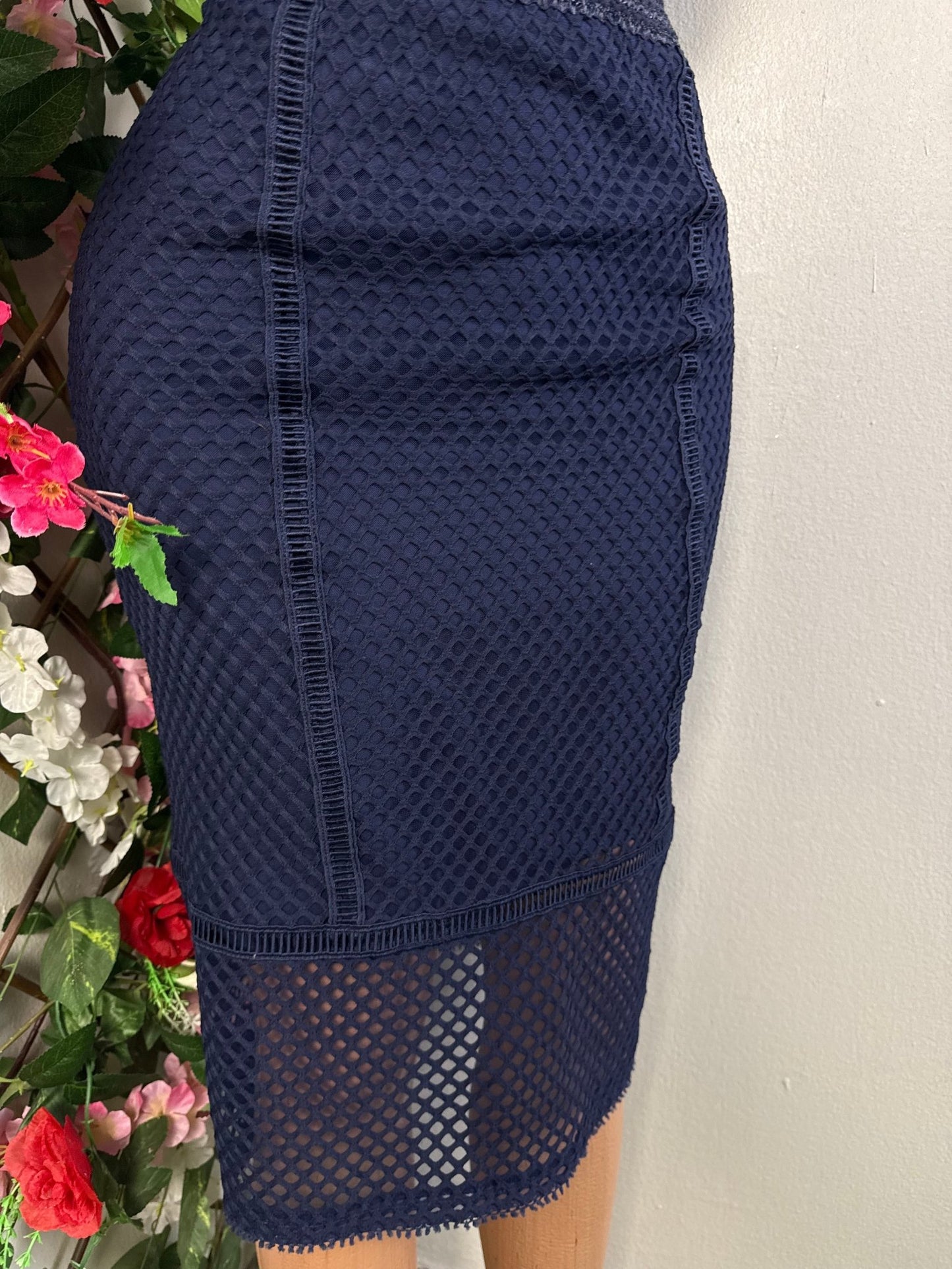 Robe mi longue en maille dentelle  - Perluna Store - kinshasa