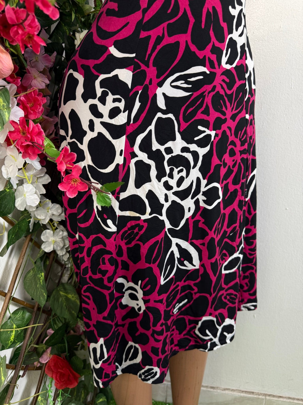 Robe mi longue évasé sans manche - Perluna Store - kinshasa