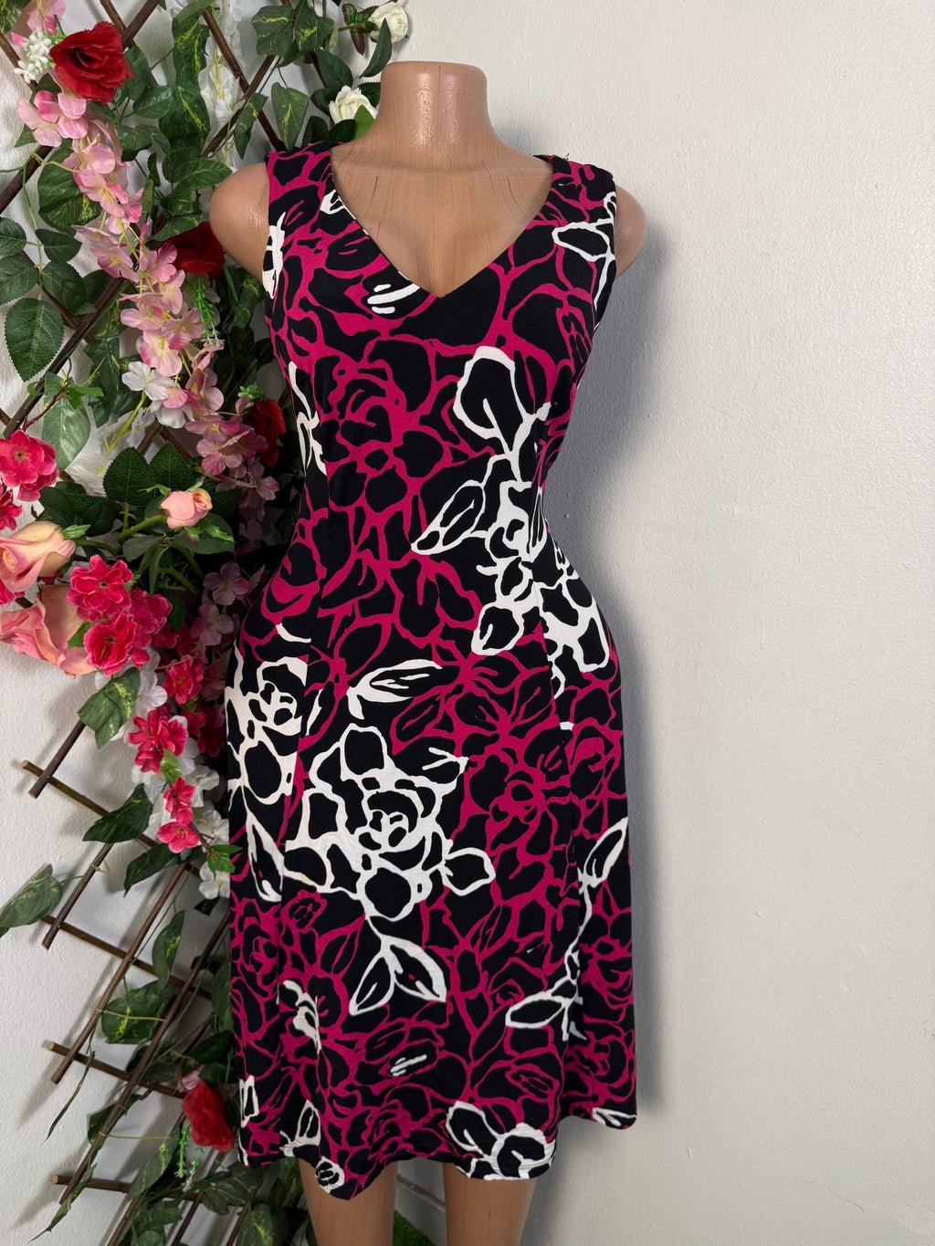 Robe mi longue évasé sans manche - Perluna Store - kinshasa