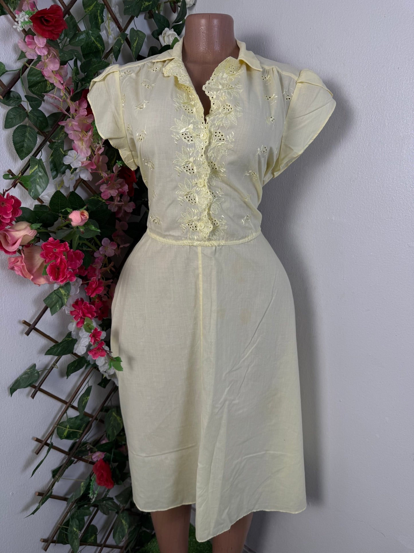 Robe mi longue évasée sans manche  - Perluna Store - kinshasa