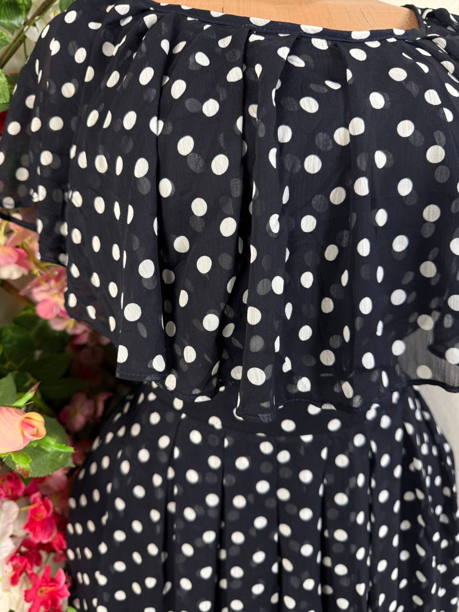 Robe mi longue plissé sans manche - Perluna Store - kinshasa