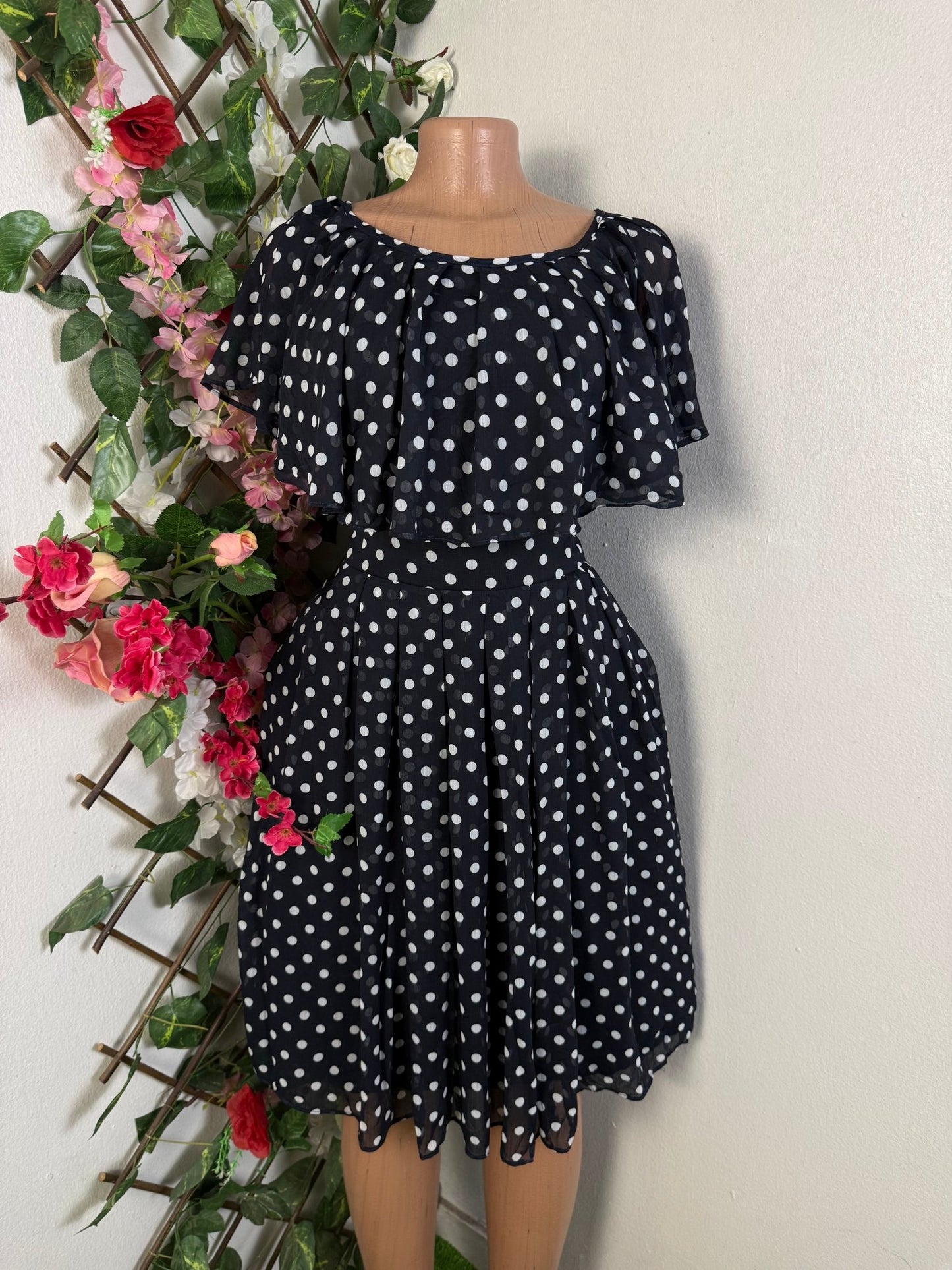 Robe mi longue plissé sans manche - Perluna Store - kinshasa