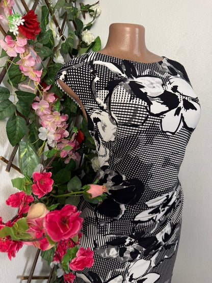 Robe mi longue sans manche fleurie  - Perluna Store - kinshasa