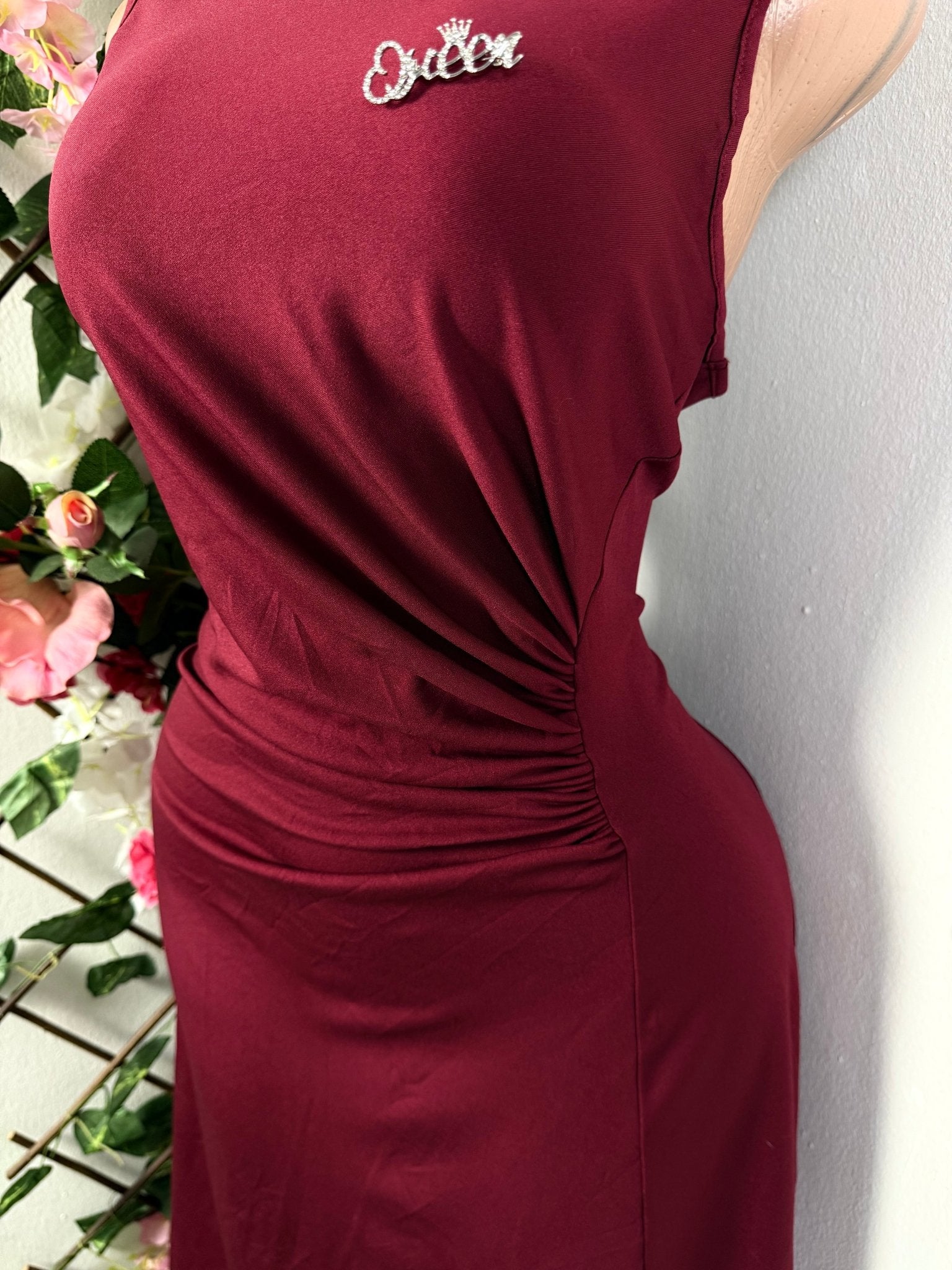 Robe midi sans manche drapée a la taille - Perluna Store - kinshasa