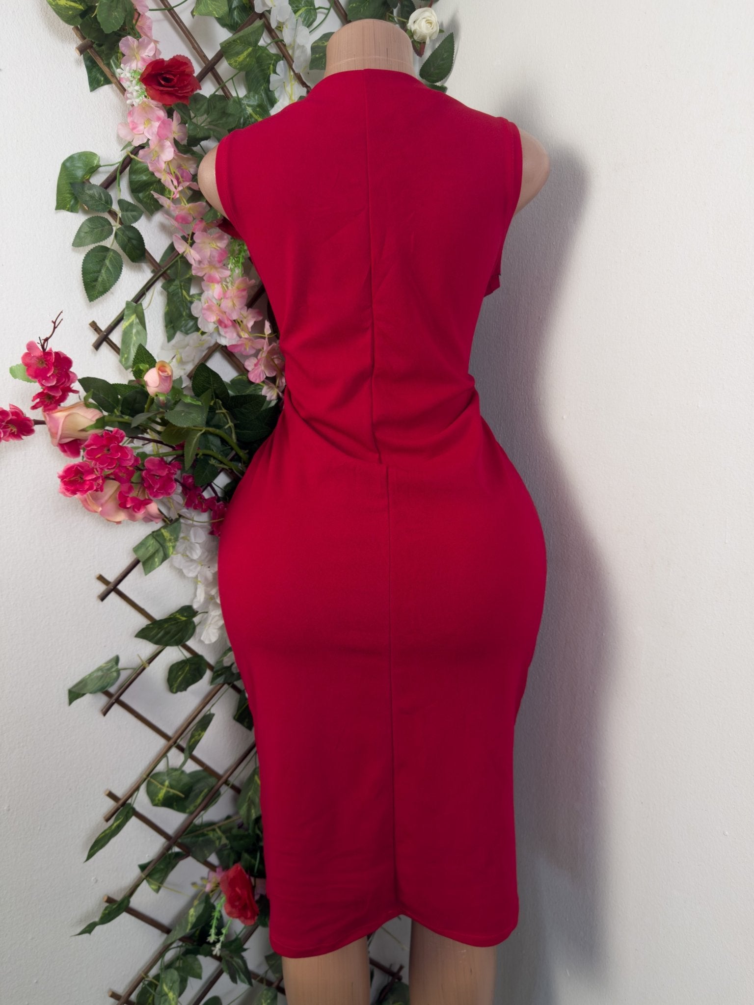 Robe moulante  à boutons sans manches - Perluna Store