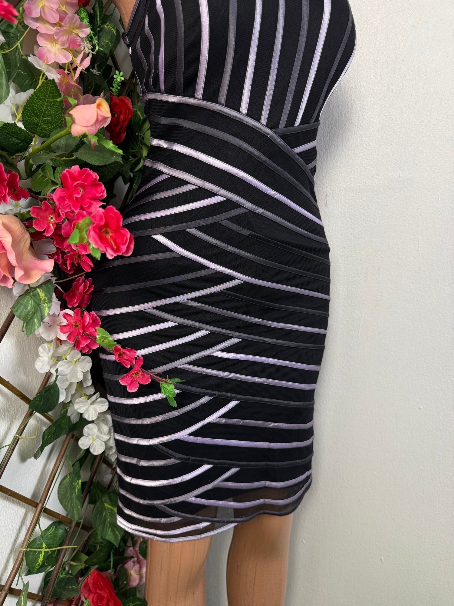 Robe moulante à bretelle avec raillure - Perluna Store - kinshasa