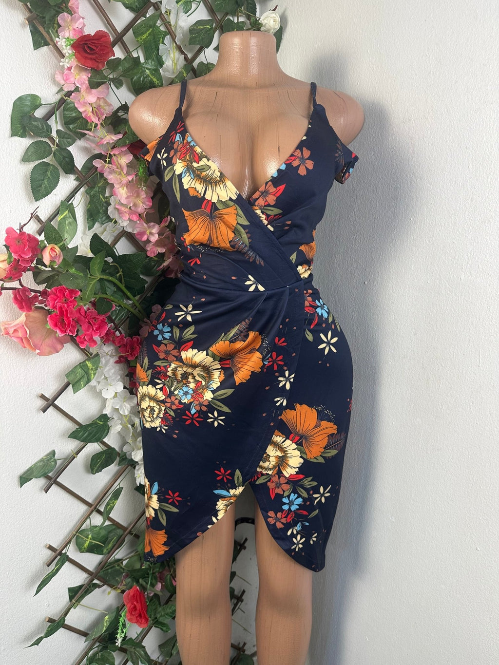 Robe moulante à fine bretelle avec fente - Perluna Store - kinshasa