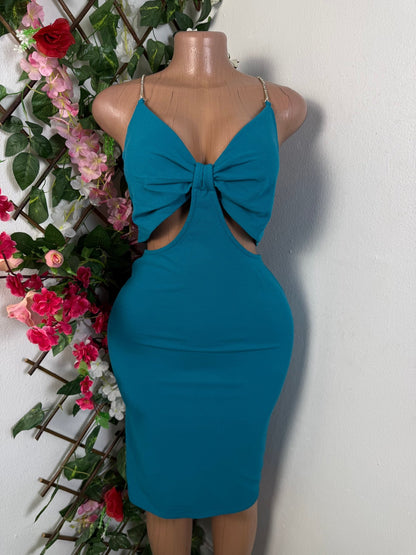 Robe moulante a fine bretelle cote ouvert - Perluna Store - kinshasa