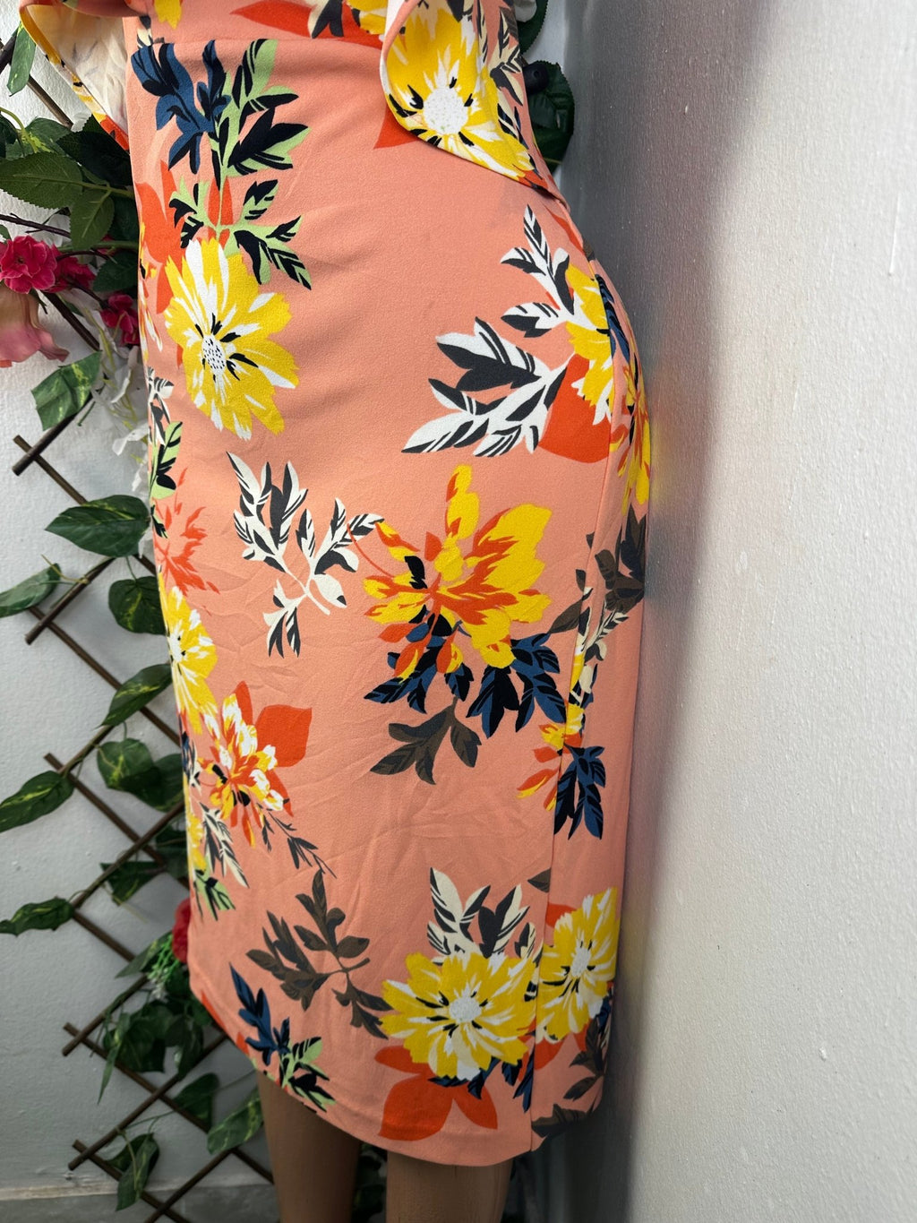 Robe moulante à fine bretelle dénudée - Perluna Store - kinshasa