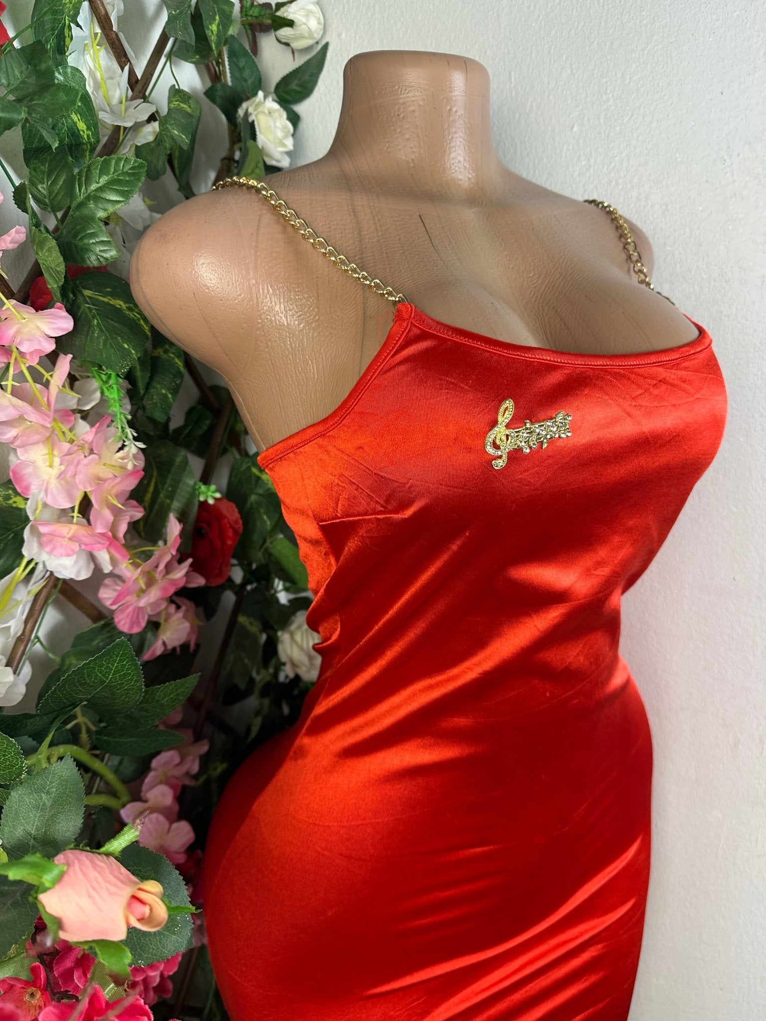 Robe moulante à fine bretelle dos nu - Perluna Store - kinshasa