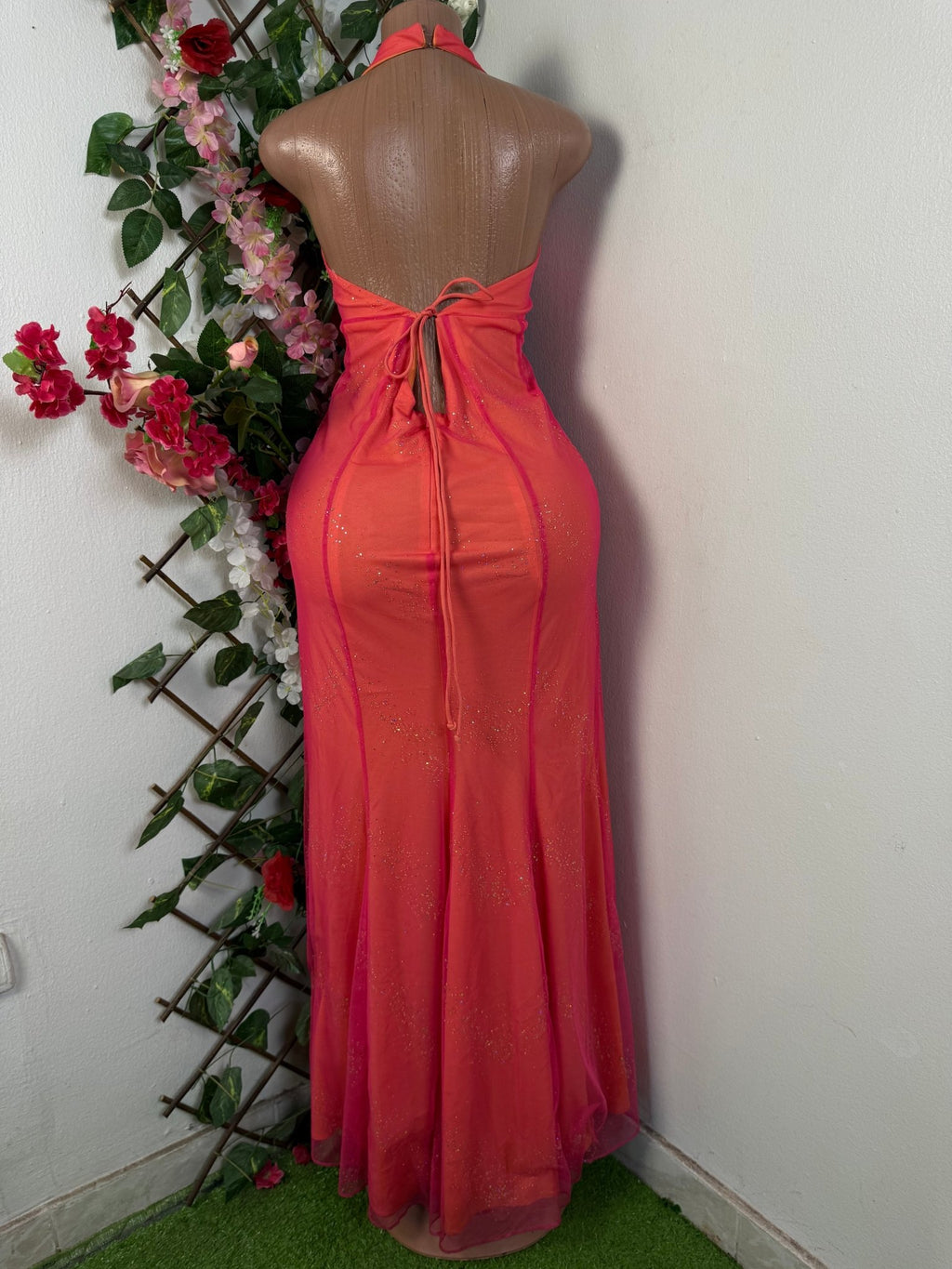 Robe moulante à fine bretelle dos - nu - Perluna Store - kinshasa