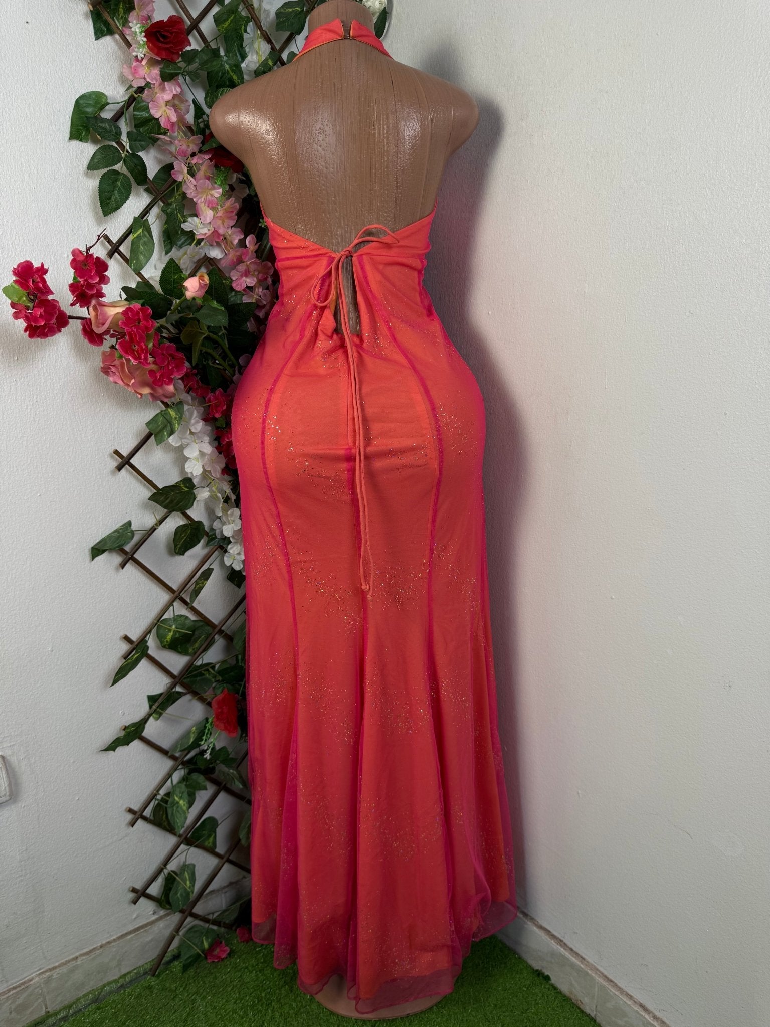 Robe moulante à fine bretelle dos - nu - Perluna Store - kinshasa