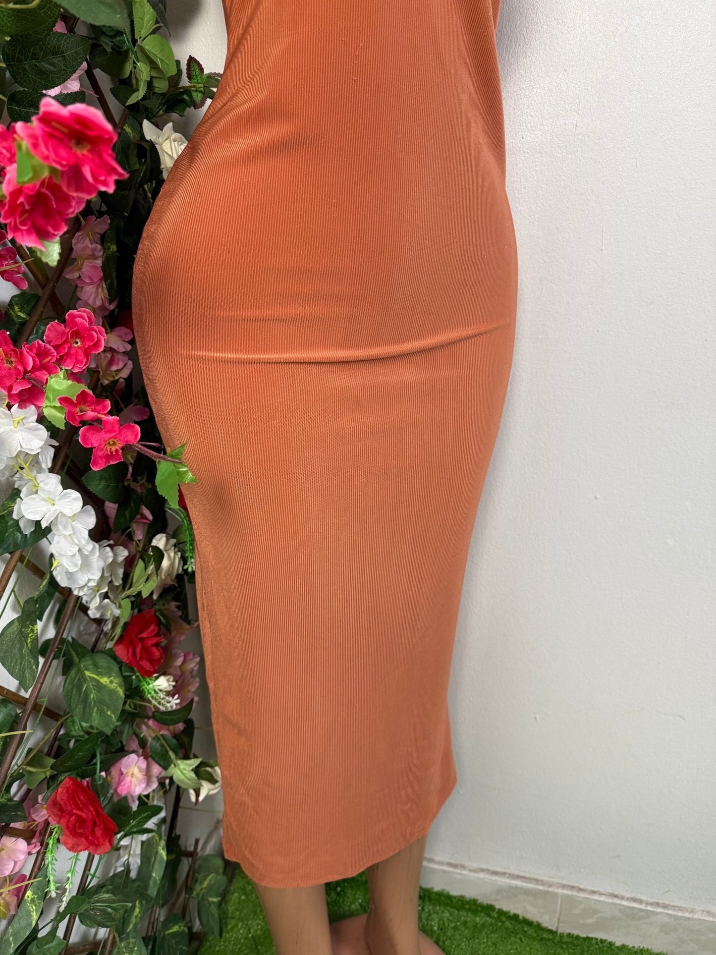 Robe moulante a fine bretelle fente arriere - Perluna Store - kinshasa