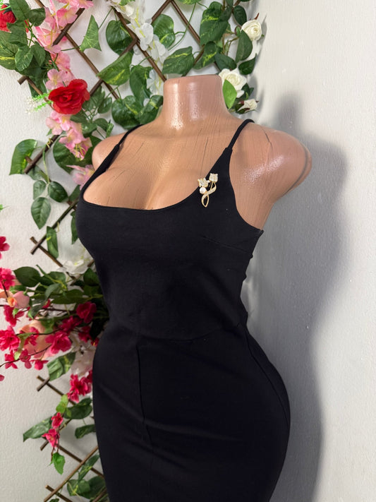 Robe moulante a fine bretelle fente en avant - Perluna Store - kinshasa