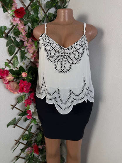 Robe moulante à fine bretelle  - Perluna Store - kinshasa