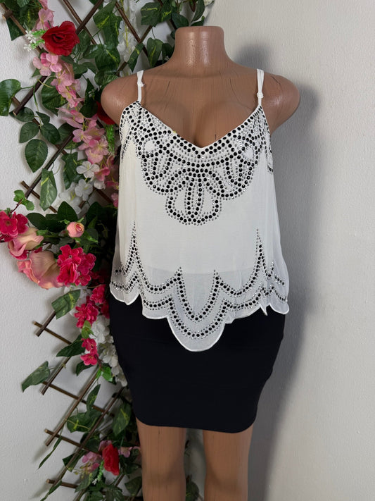 Robe moulante à fine bretelle  - Perluna Store - kinshasa