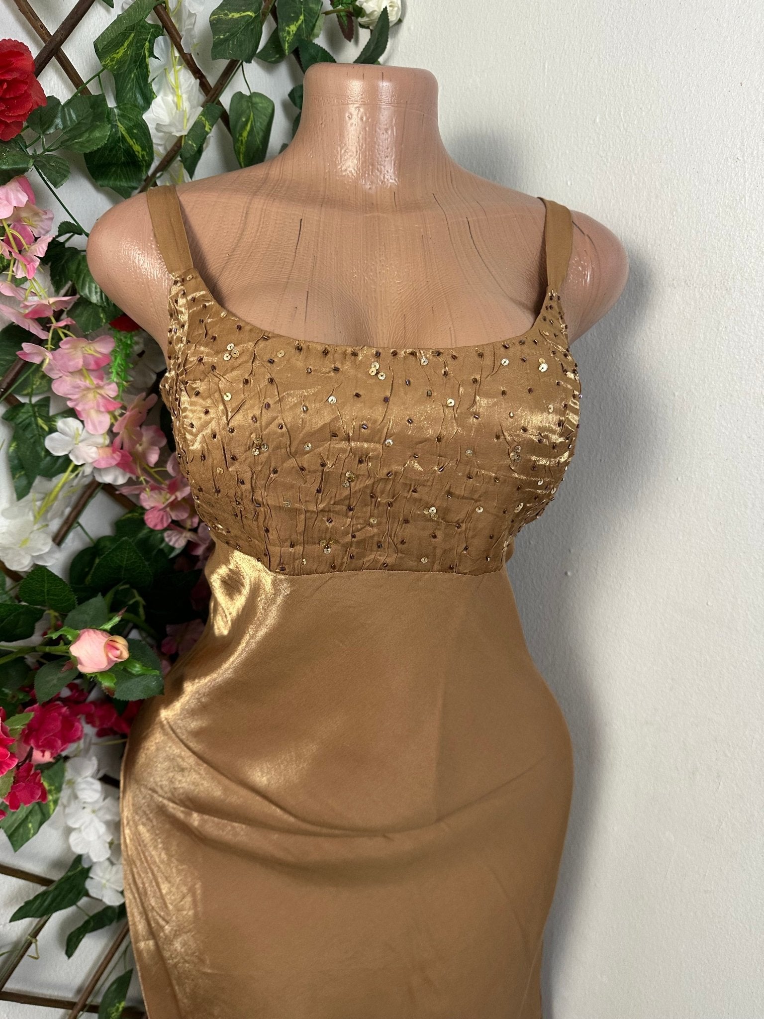 Robe moulante à fine bretelle - Perluna Store - kinshasa