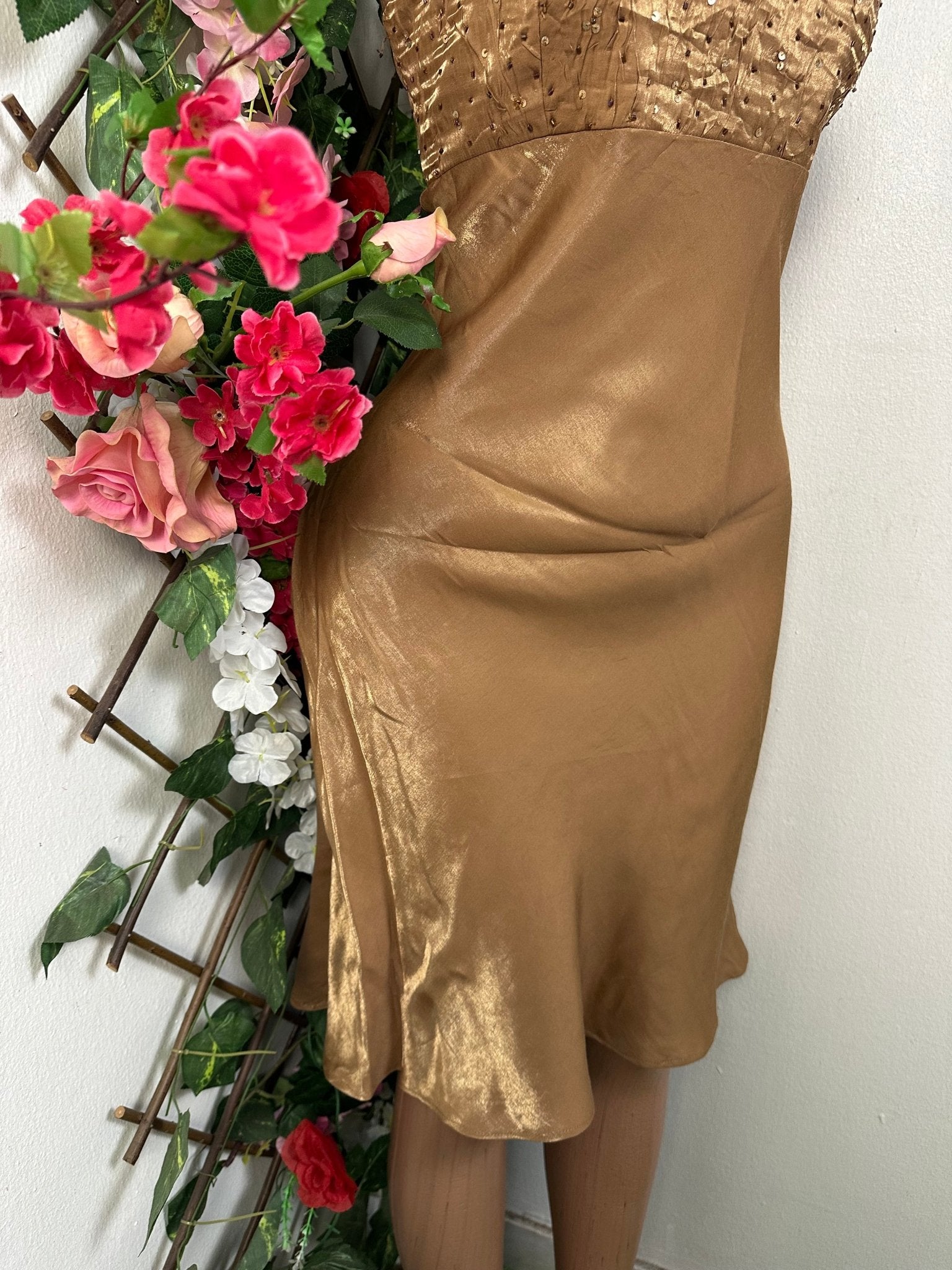 Robe moulante à fine bretelle - Perluna Store - kinshasa