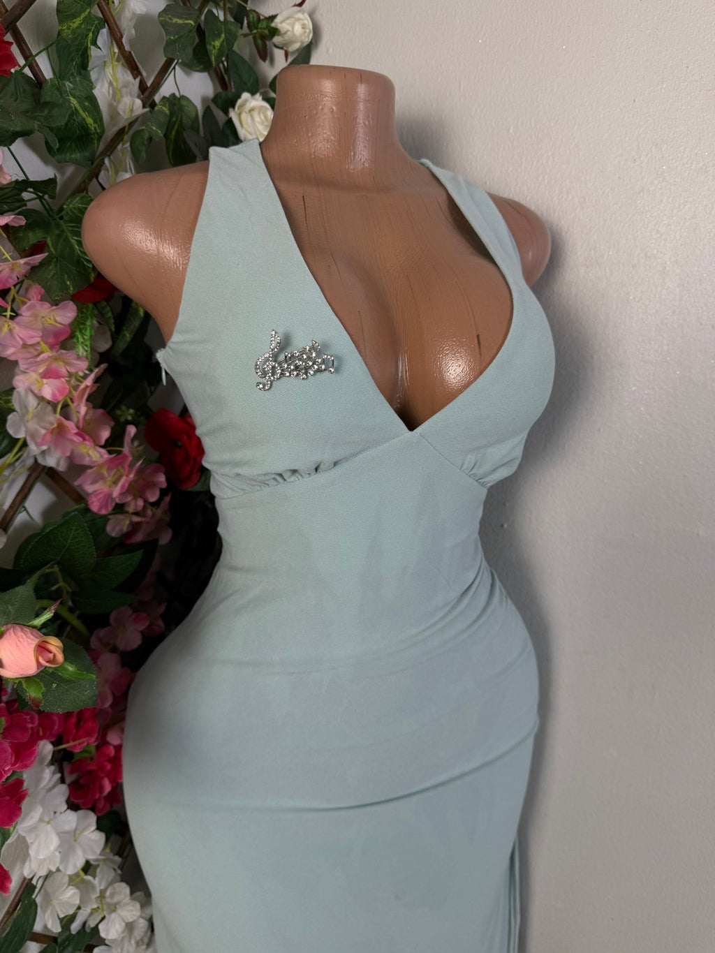 Robe moulante à fine bretelles col V - Perluna Store