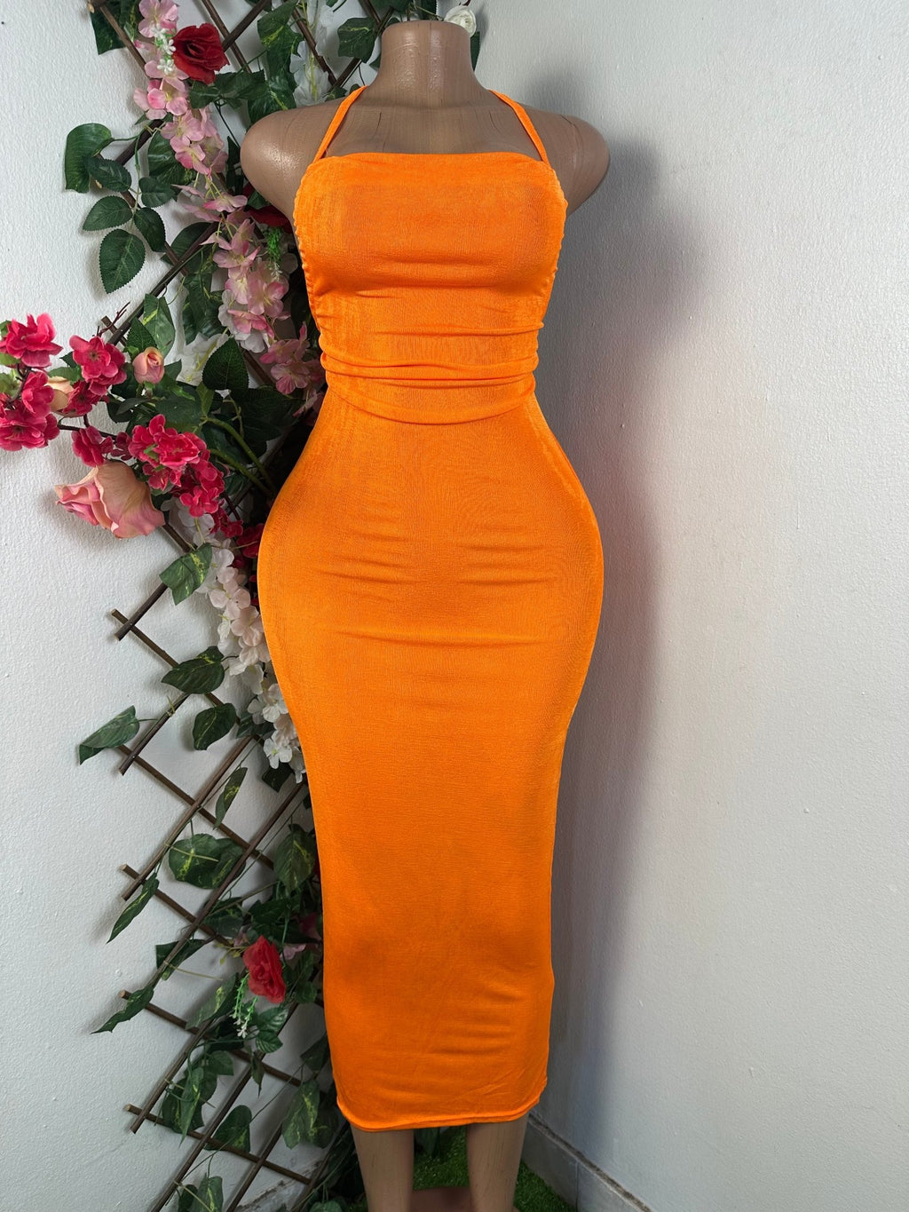 Robe moulante à fine bretelles dos - nu - Perluna Store - kinshasa