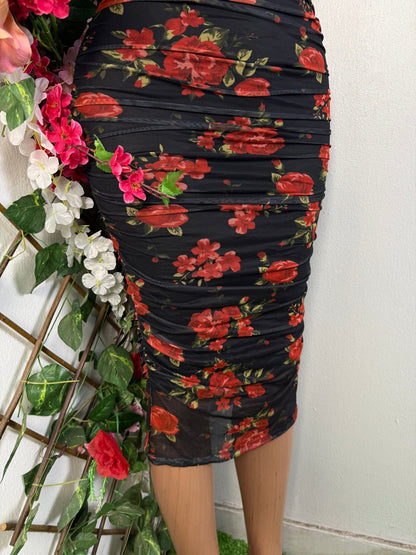 Robe moulante à fine bretelles fleurie - Perluna Store - kinshasa
