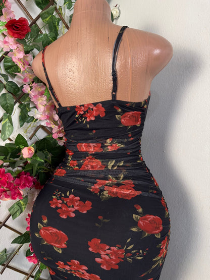 Robe moulante à fine bretelles fleurie - Perluna Store - kinshasa