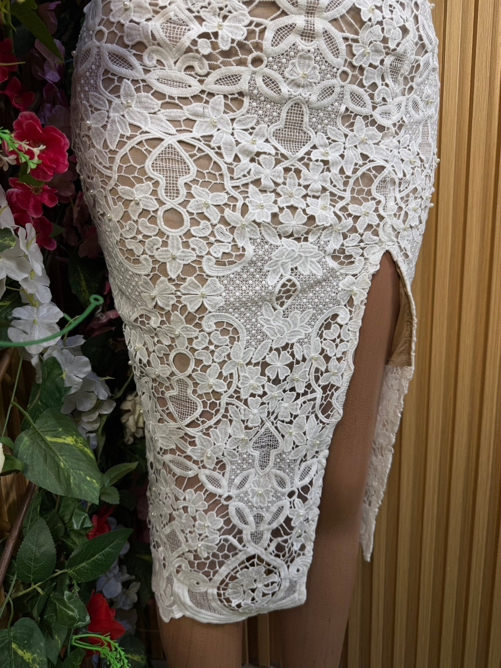 Robe moulante à fines bretelles avec fente décolletée - Perluna Store