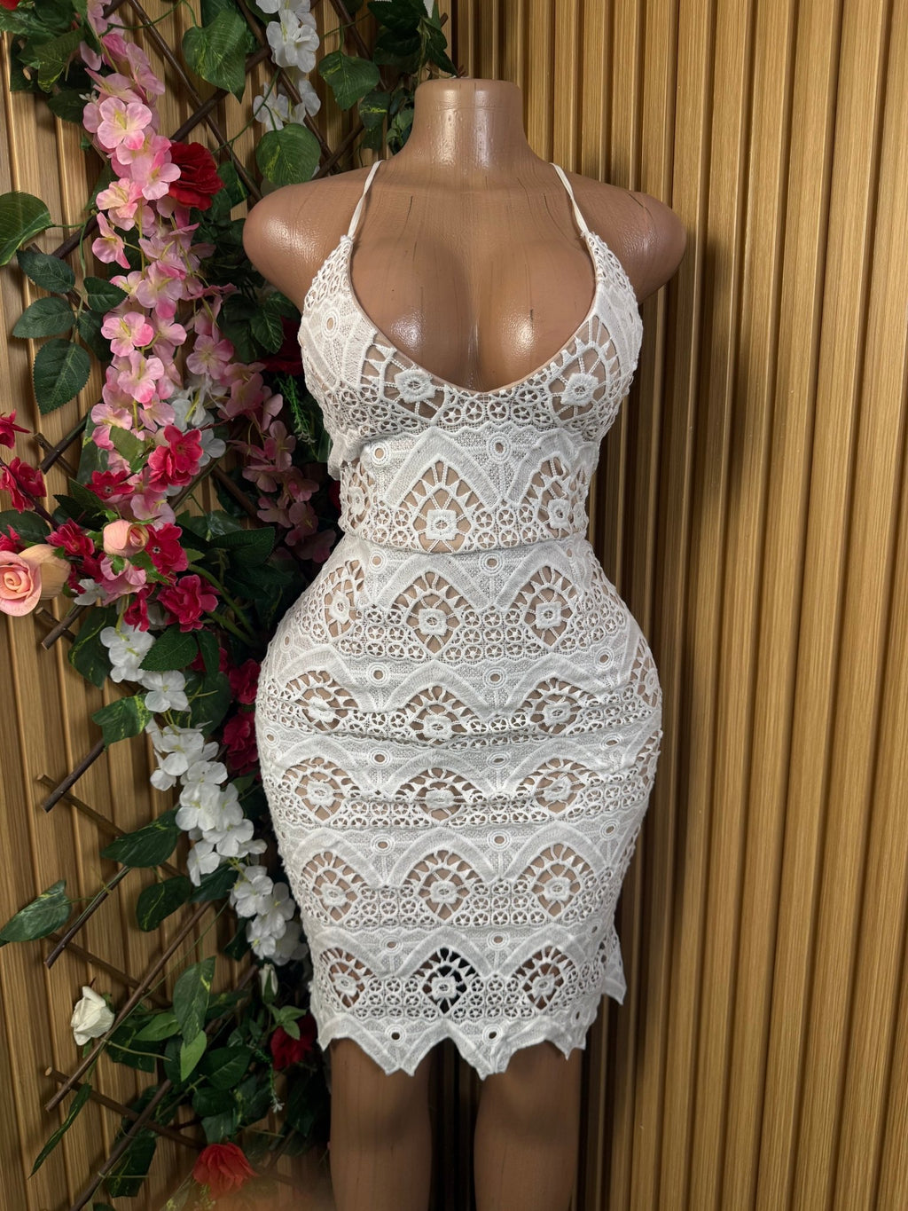 Robe moulante à fines bretelles décollectée - Perluna Store